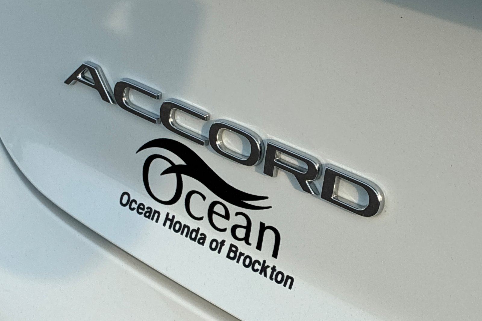 Used 2023 Platinum White Pearl Honda LX image 34