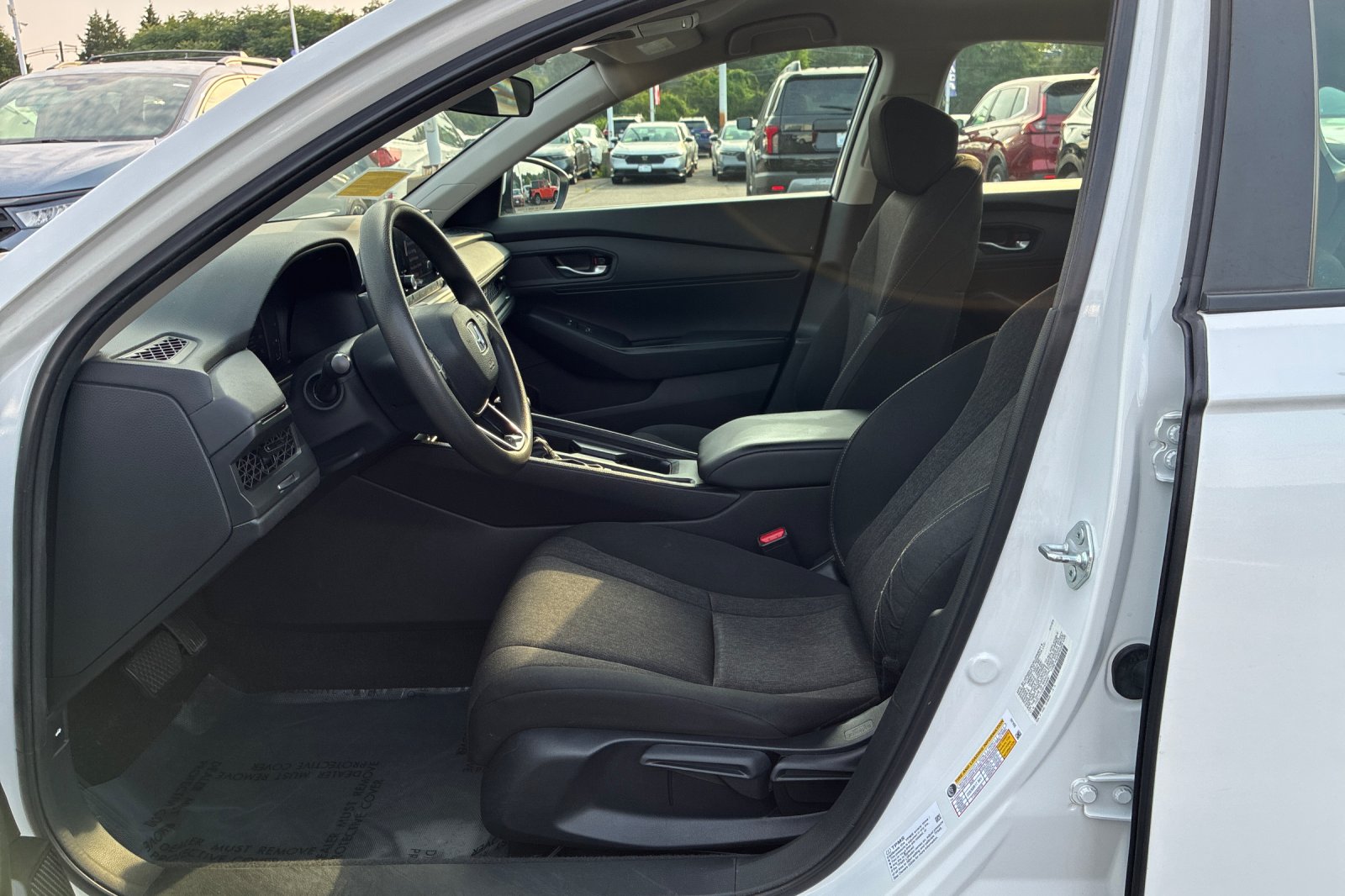 Used 2023 Platinum White Pearl Honda LX image 9