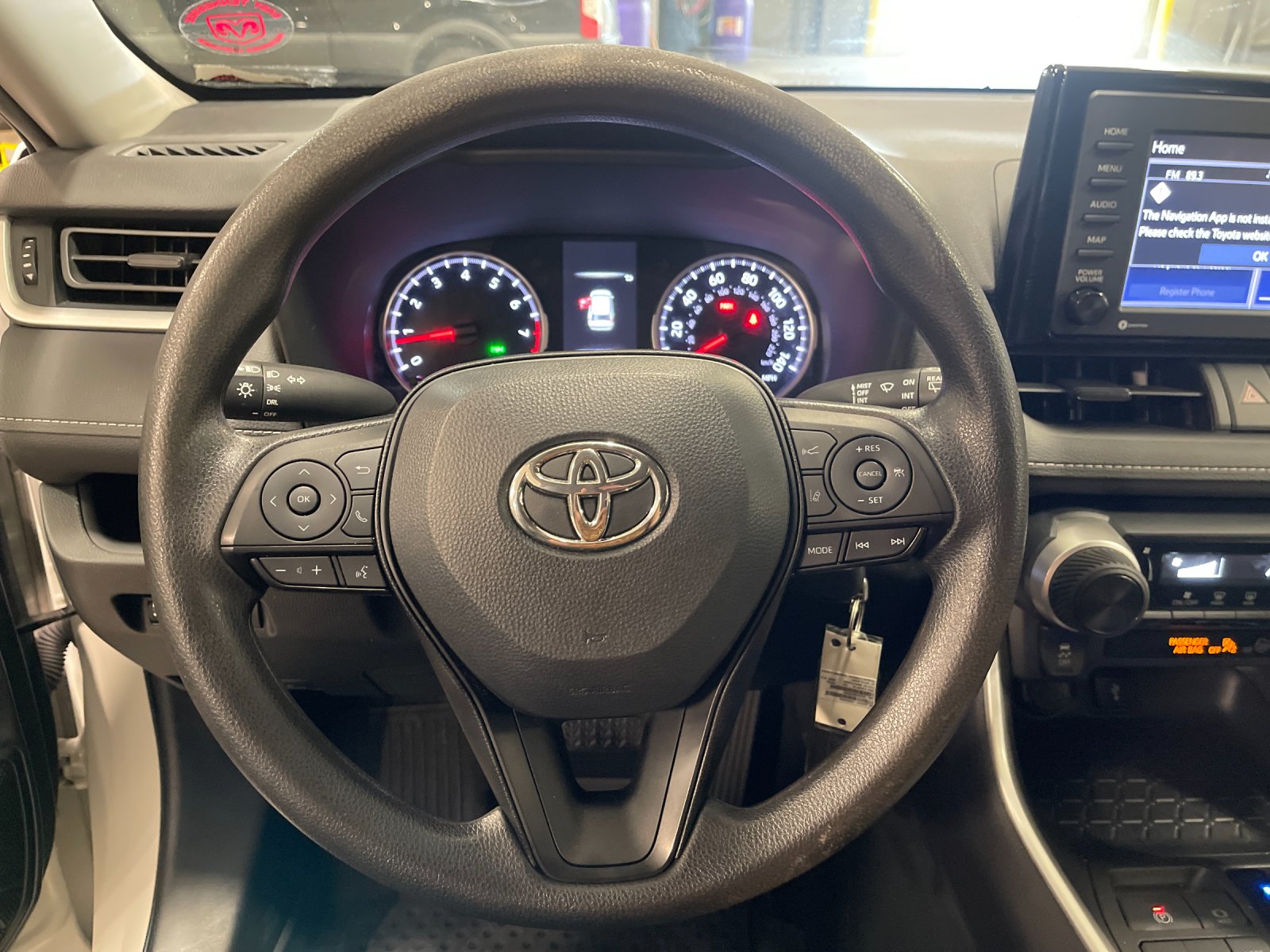 Used 2022 White Toyota LE image 24