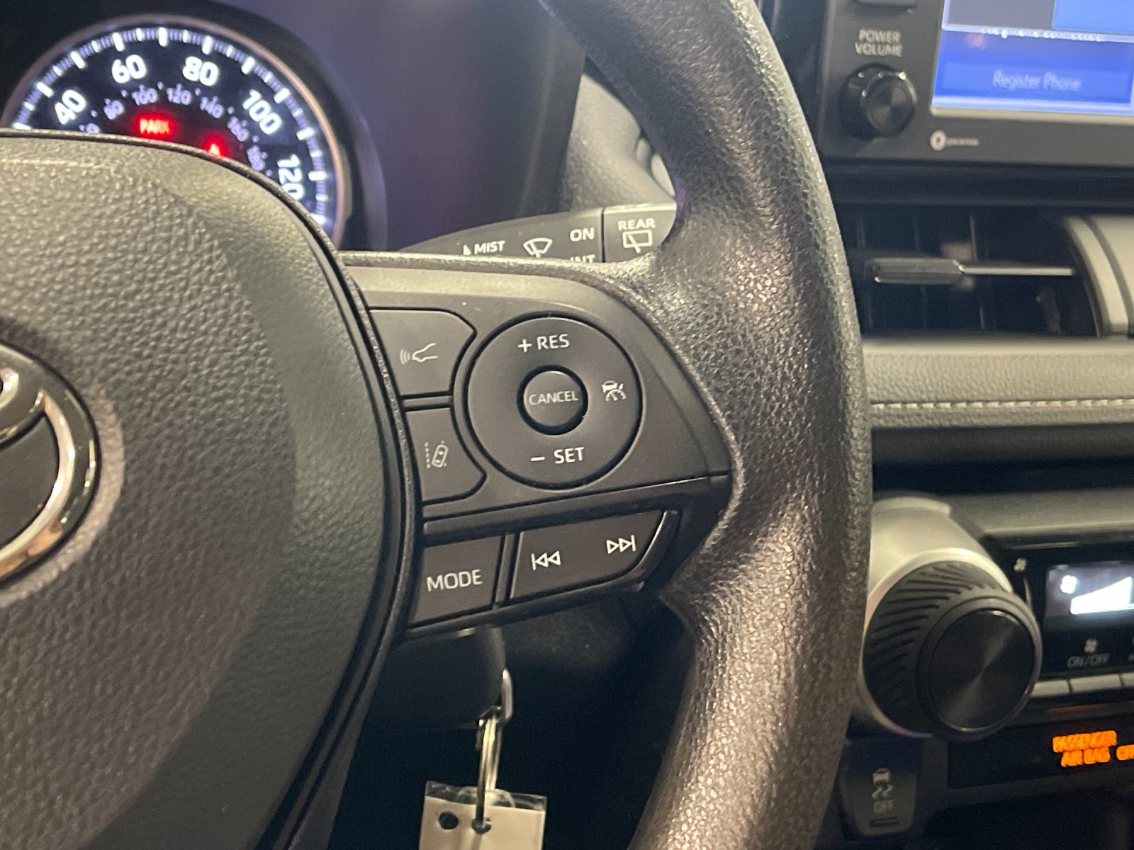 Used 2022 White Toyota LE image 26