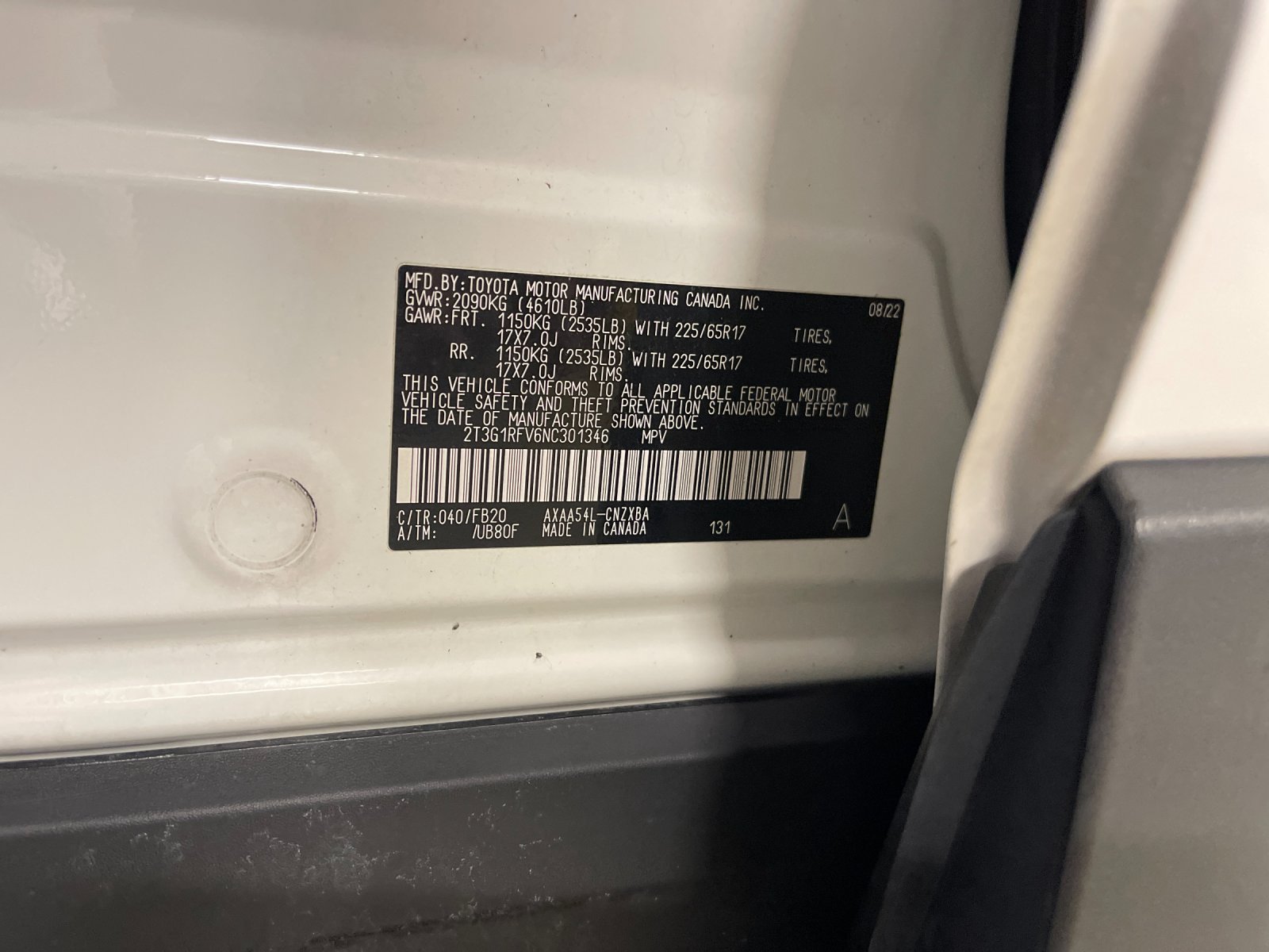 Used 2022 White Toyota LE image 31