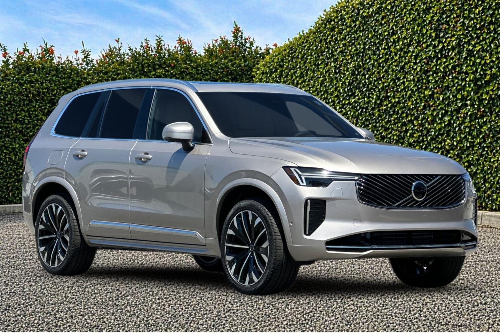 New 2026 Bright Dusk Volvo Plus image 8
