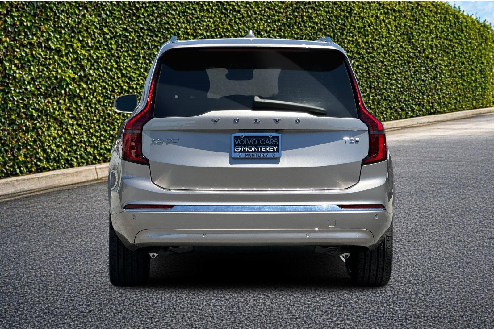 New 2026 Bright Dusk Volvo Plus image 5