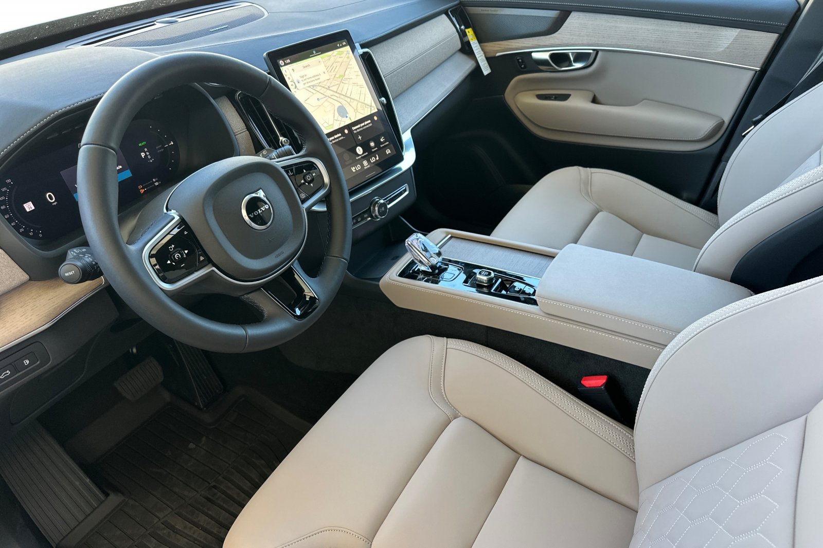 New 2026 Bright Dusk Volvo Plus image 10