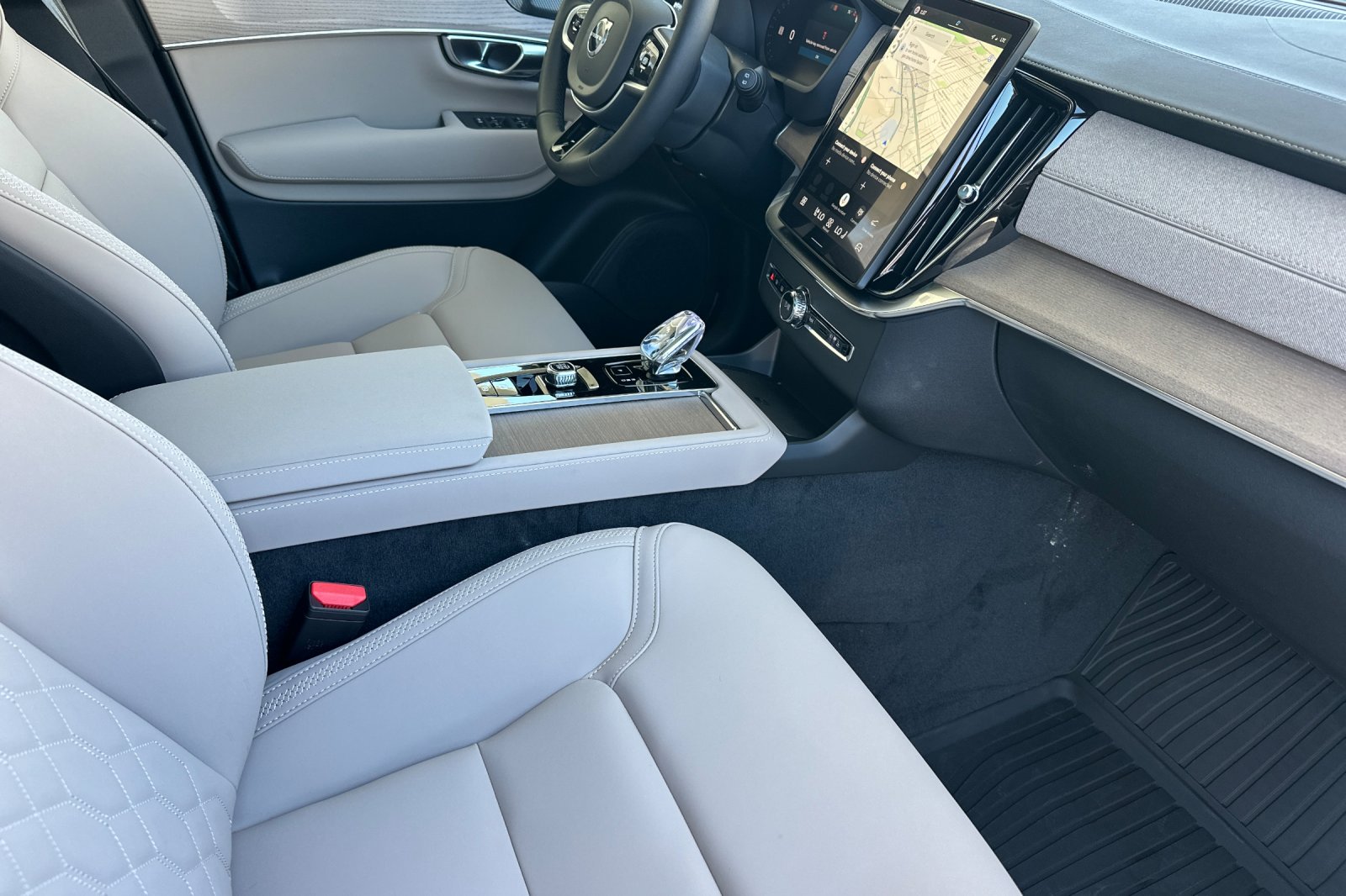 New 2026 Bright Dusk Volvo Plus image 17