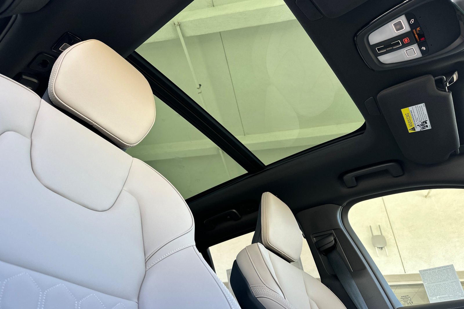New 2026 Bright Dusk Volvo Plus image 18