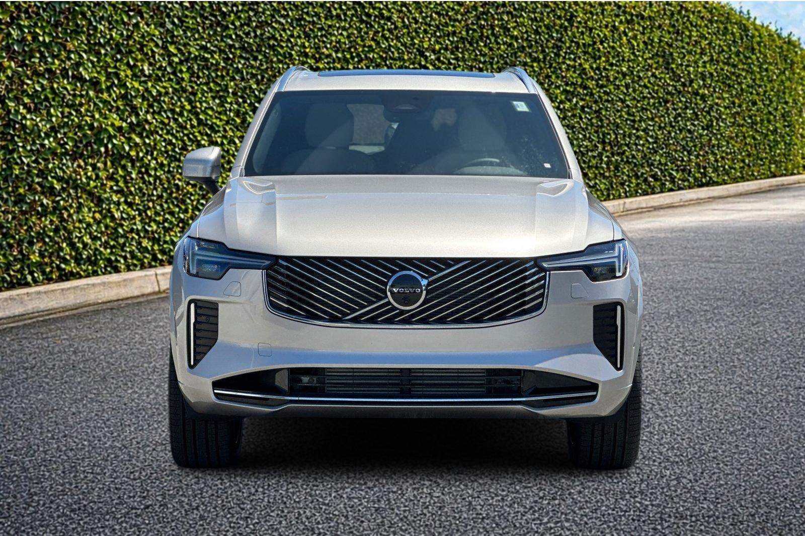 New 2026 Bright Dusk Volvo Plus image 9