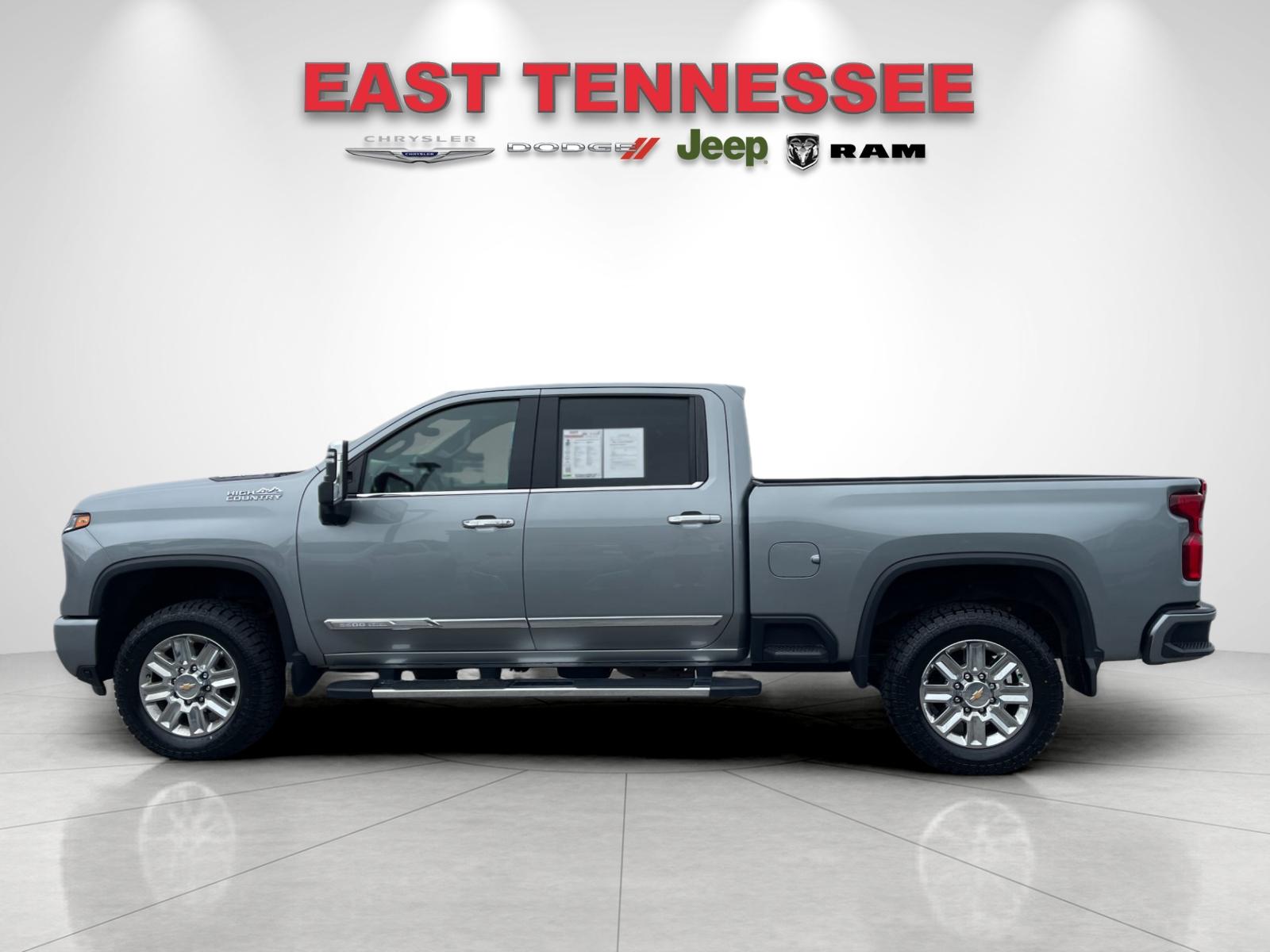 Used 2024 Silver Chevrolet High Country image 6