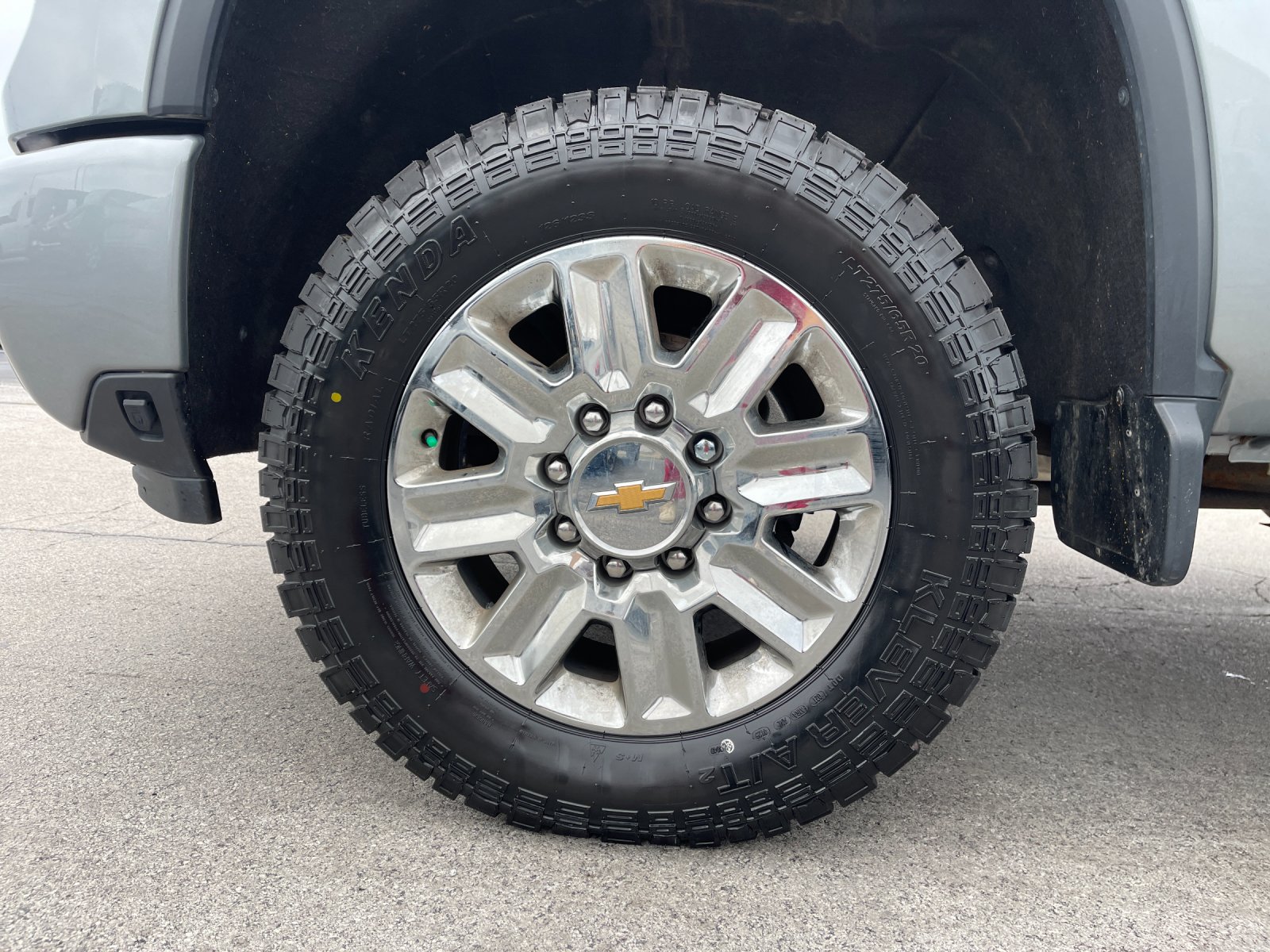 Used 2024 Silver Chevrolet High Country image 30
