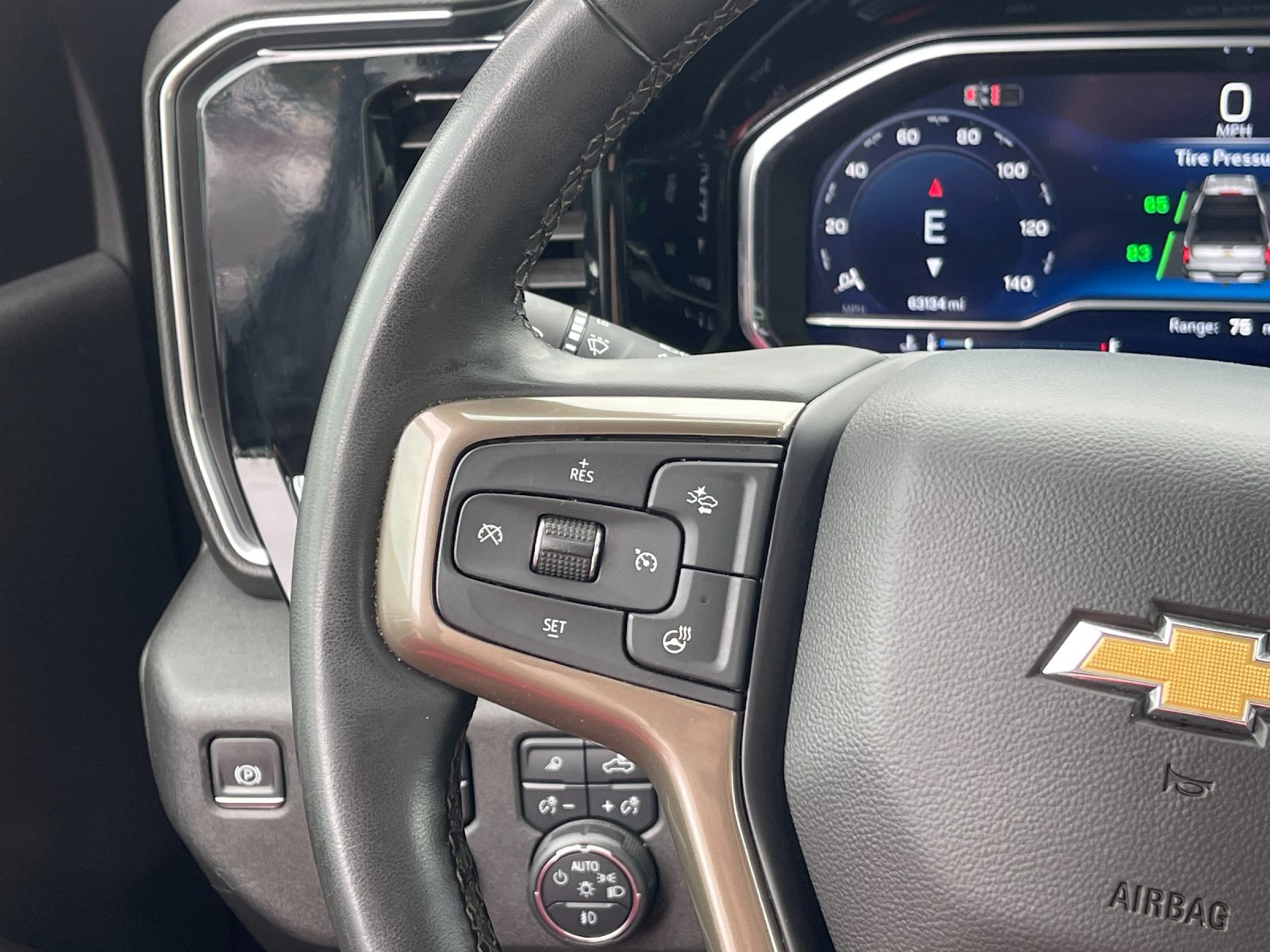 Used 2024 Silver Chevrolet High Country image 27
