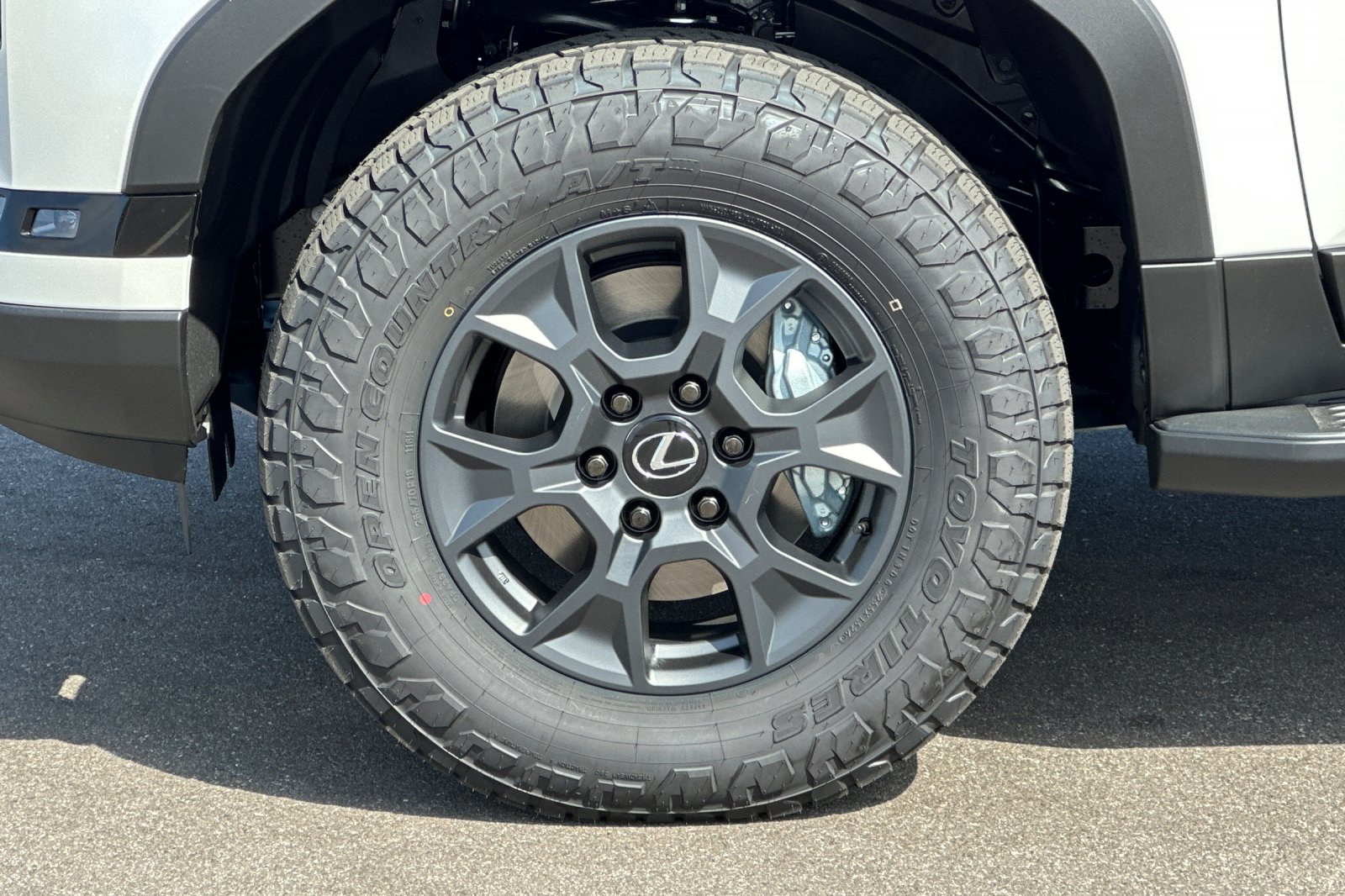 New 2026 Eminent White Pearl Lexus  550 OVERTRAIL image 25