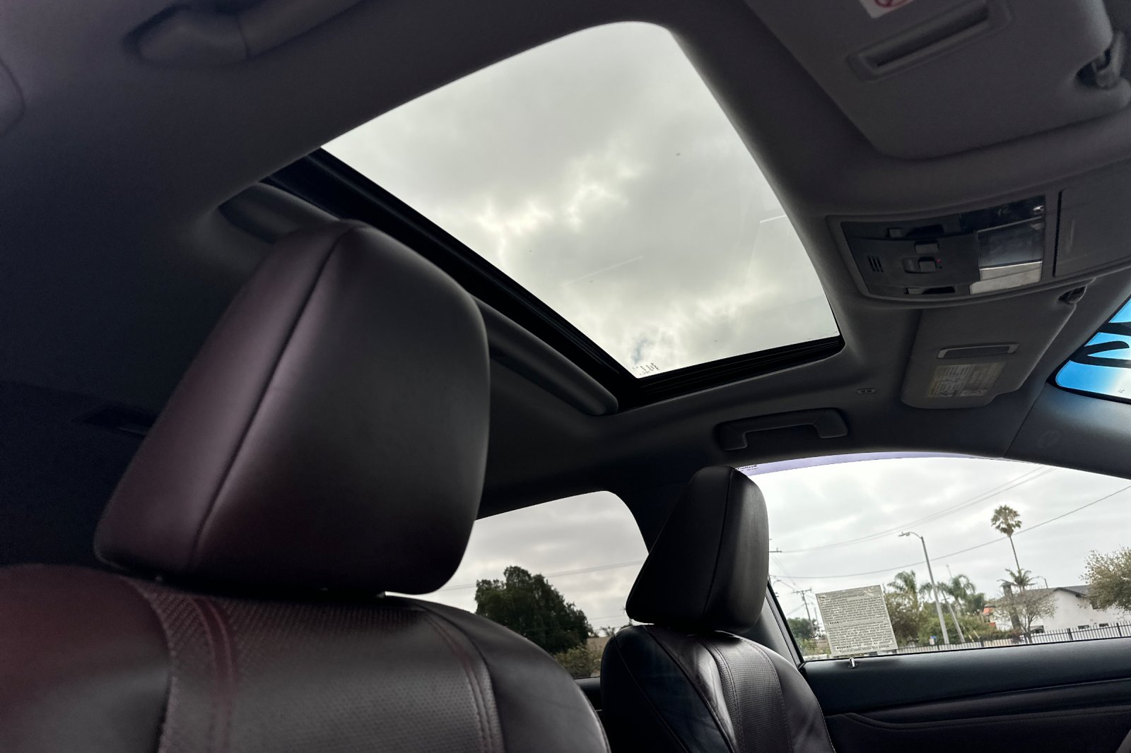 Used 2017 White Lexus 350 image 17