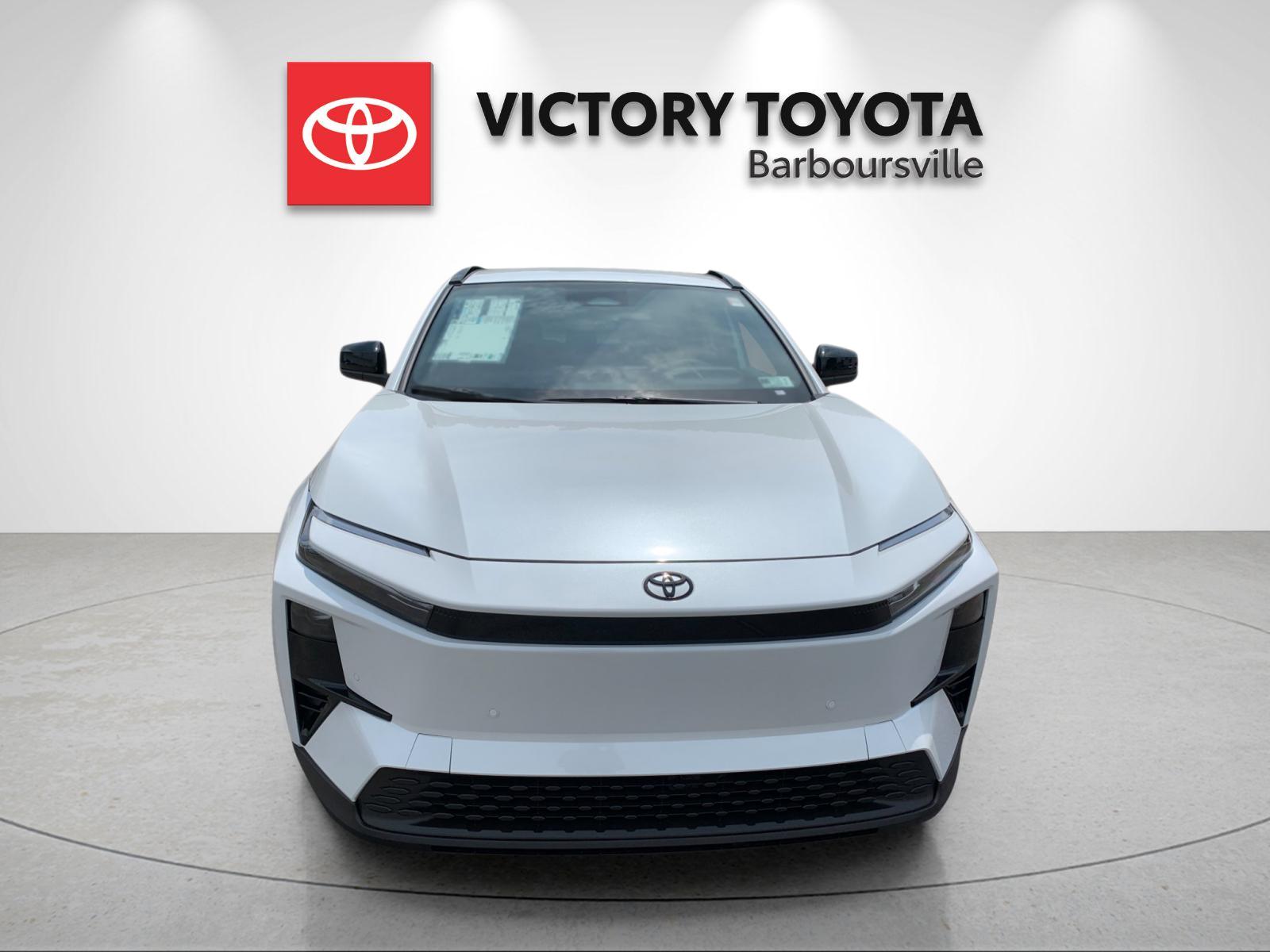 New 2026 Wind Chill Pearl Toyota SE image 8