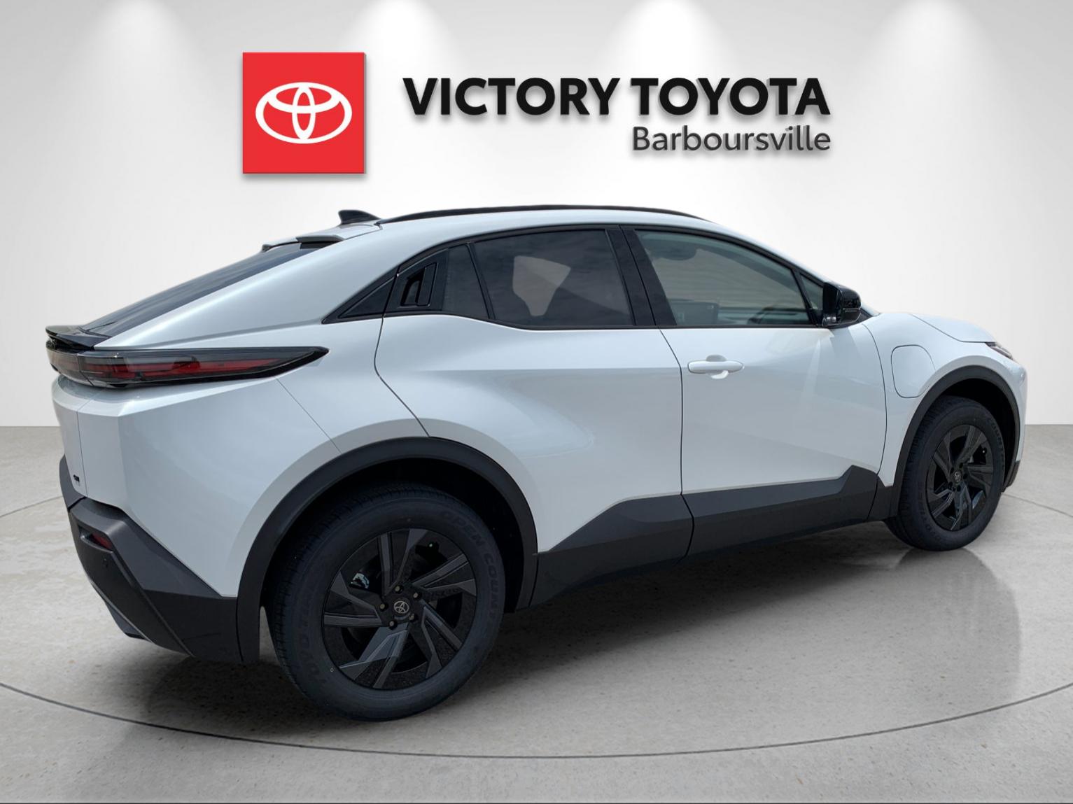 New 2026 Wind Chill Pearl Toyota SE image 7