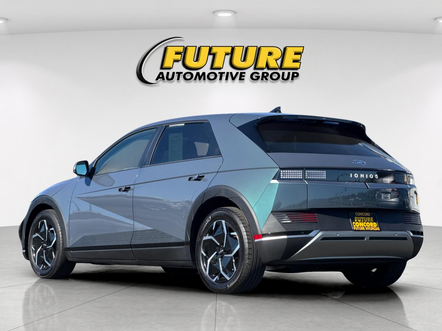 Used 2024 Green Hyundai SEL image 5