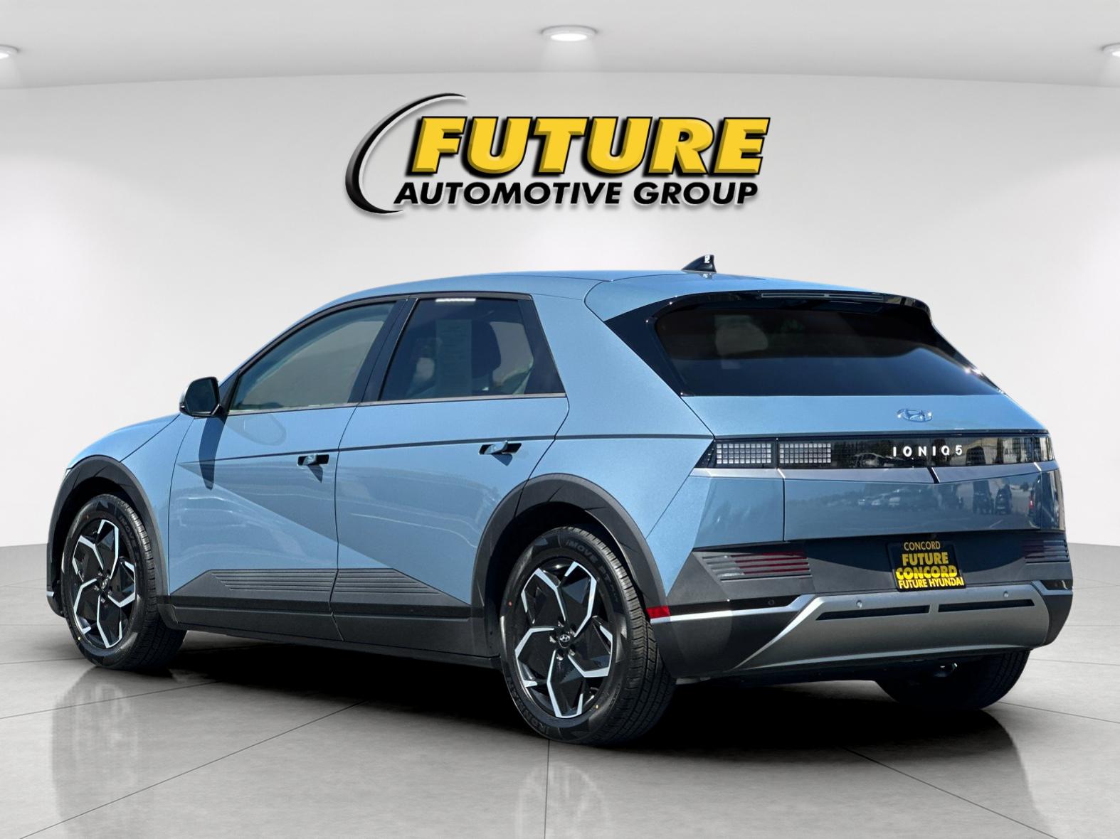 Used 2024 Blue Hyundai SEL image 5