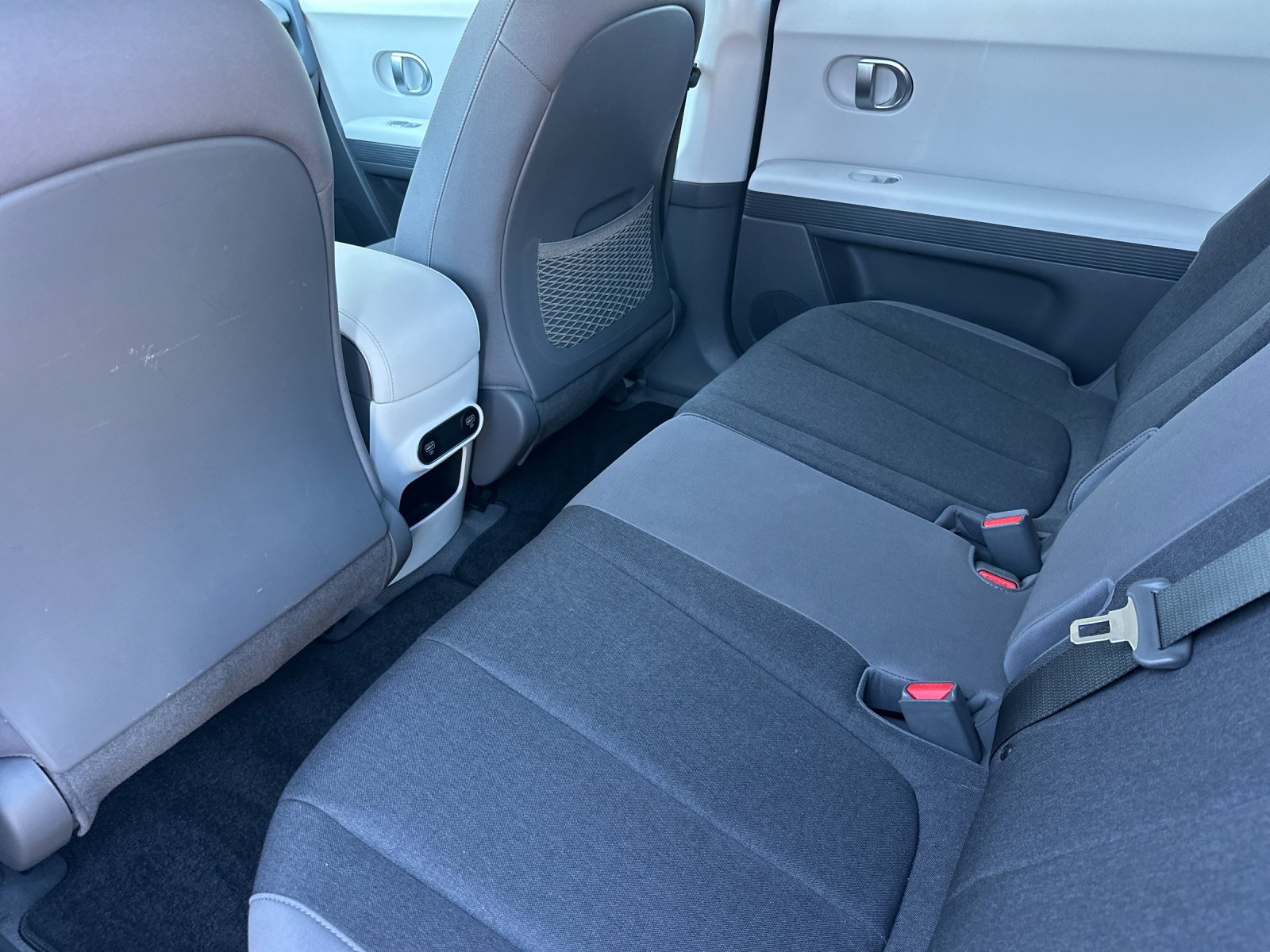 Used 2024 White Hyundai SEL image 11