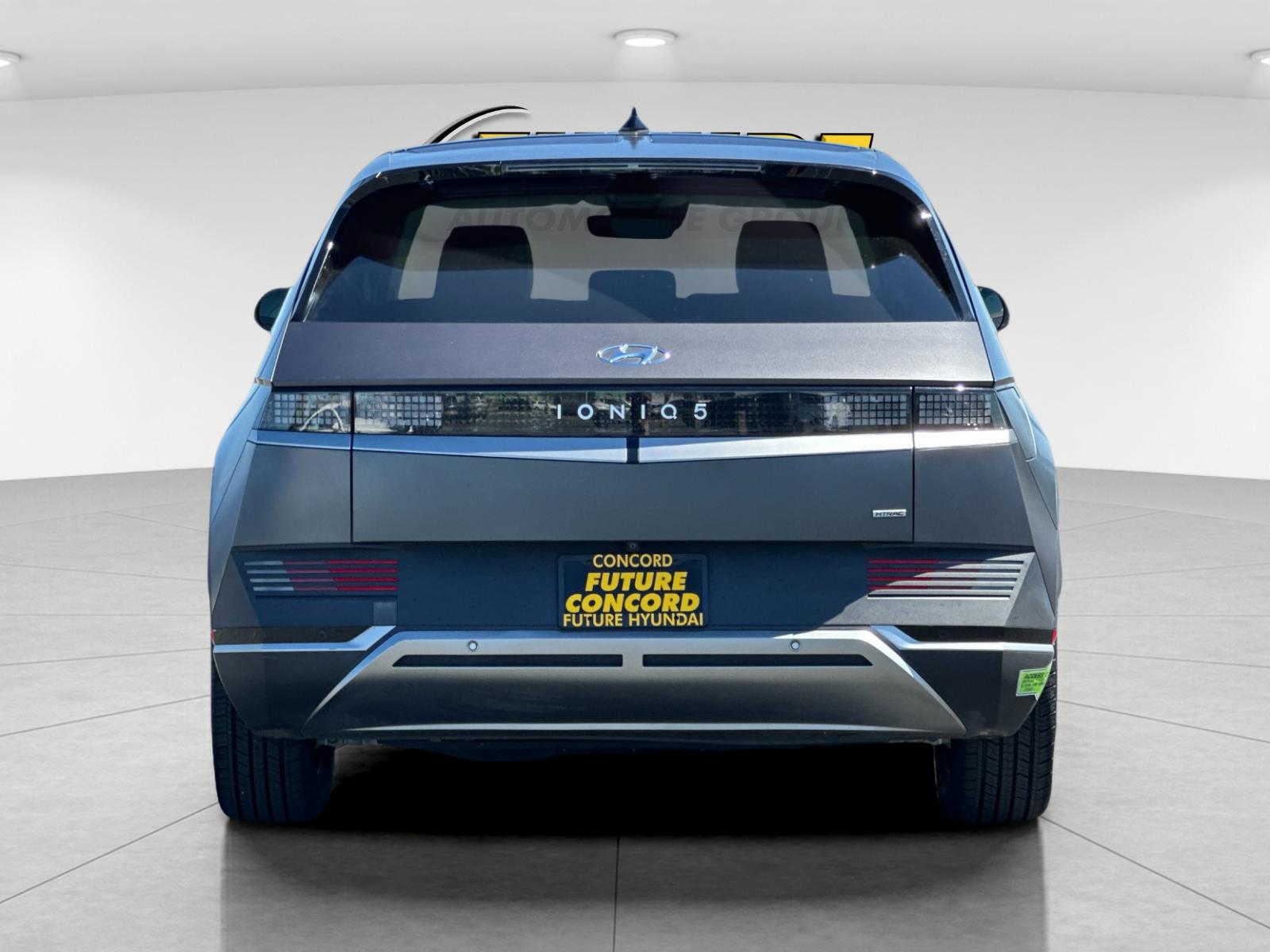 Used 2023 Gray Hyundai SEL image 4