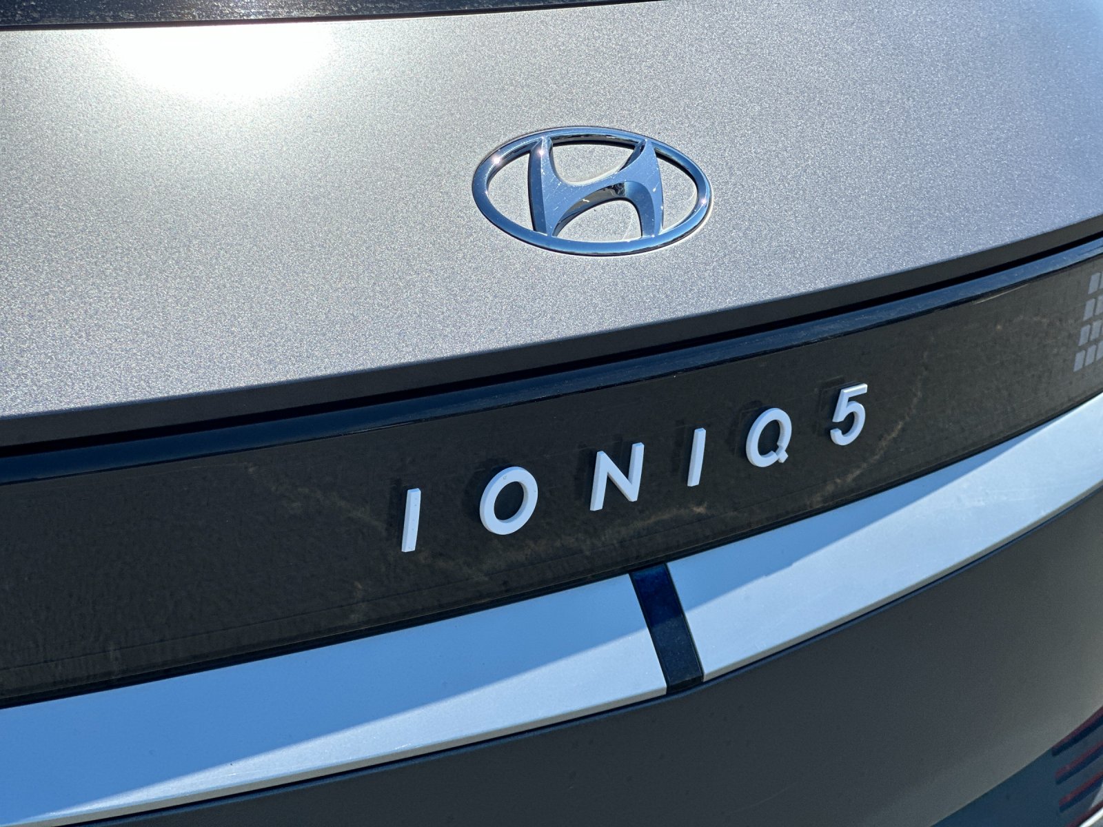 Used 2023 Gray Hyundai SEL image 26