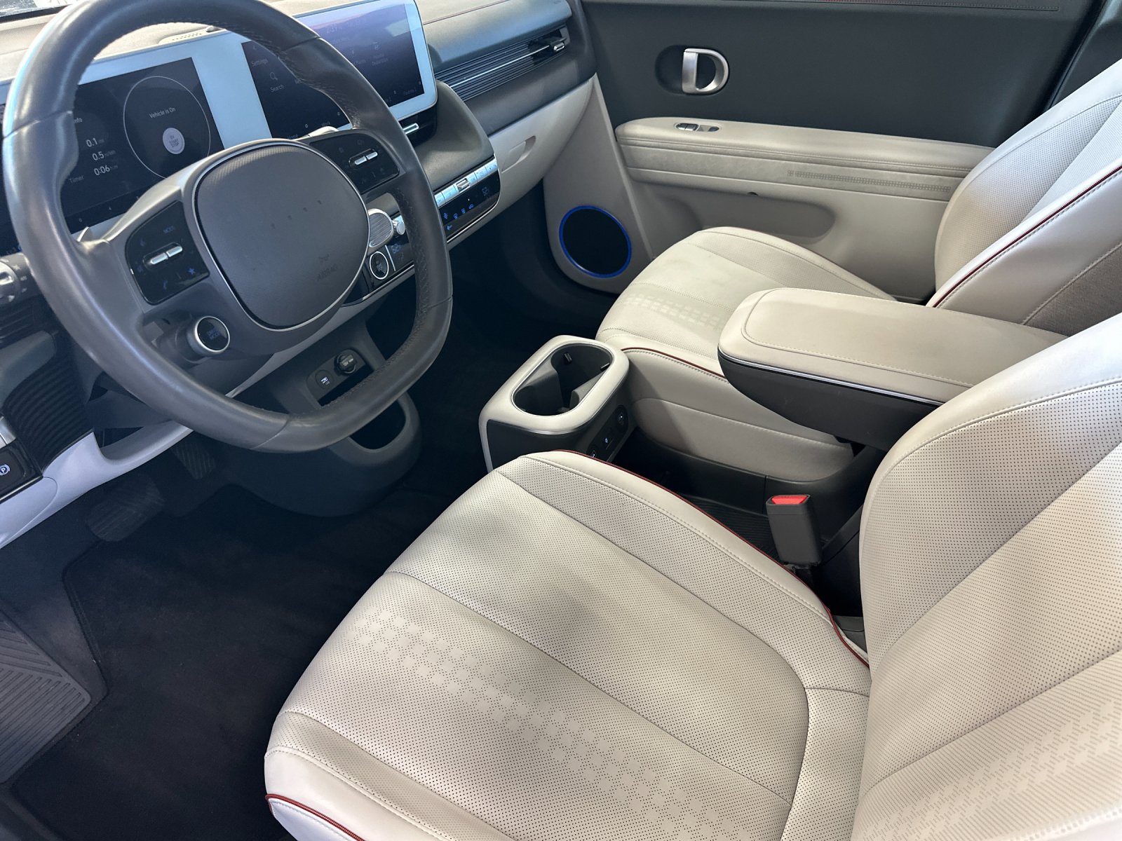 Used 2023 Gray Hyundai SEL image 9