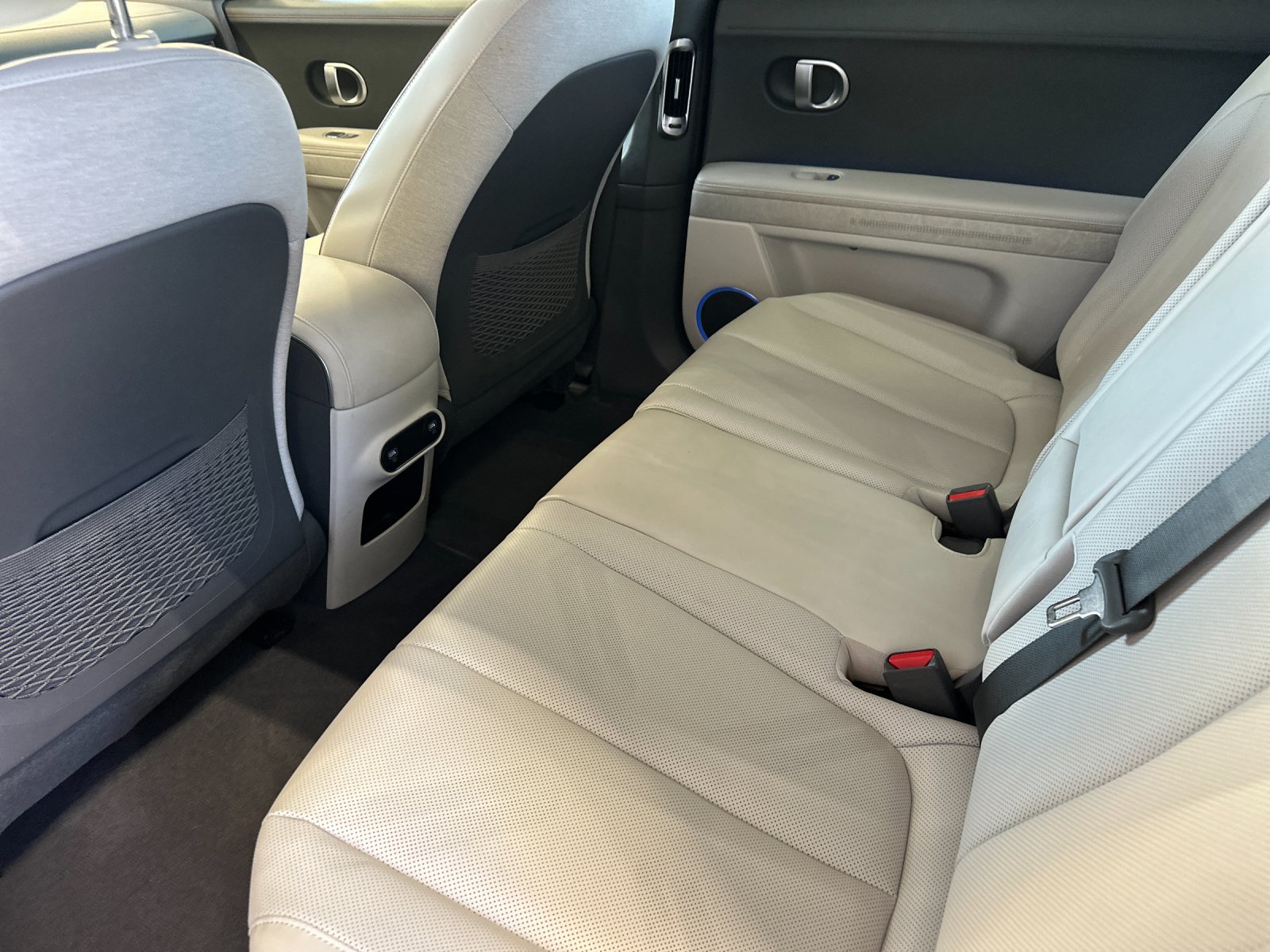 Used 2023 Gray Hyundai SEL image 11