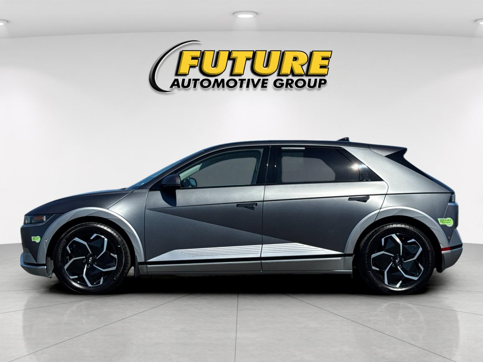 Used 2023 Gray Hyundai Limited image 6