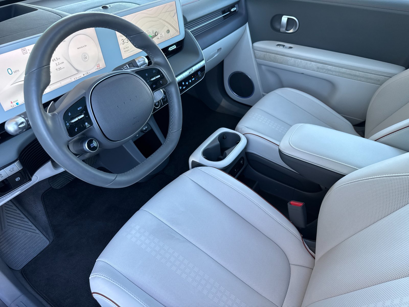 Used 2023 Gray Hyundai Limited image 9