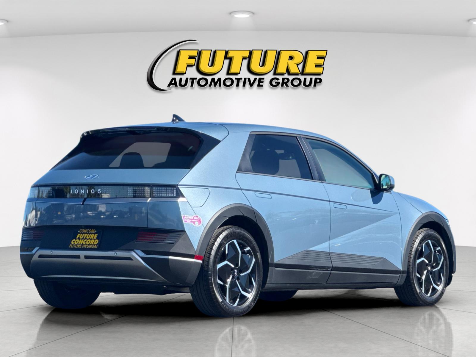 Used 2024 Blue Hyundai SEL image 3