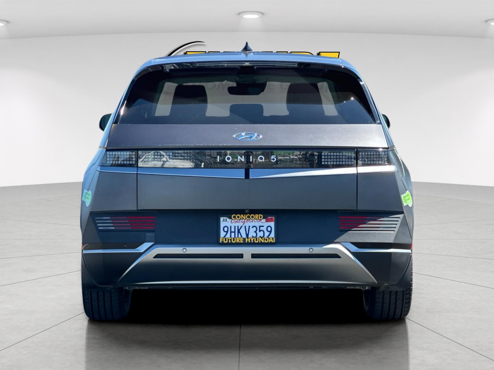 Used 2023 Gray Hyundai SEL image 4
