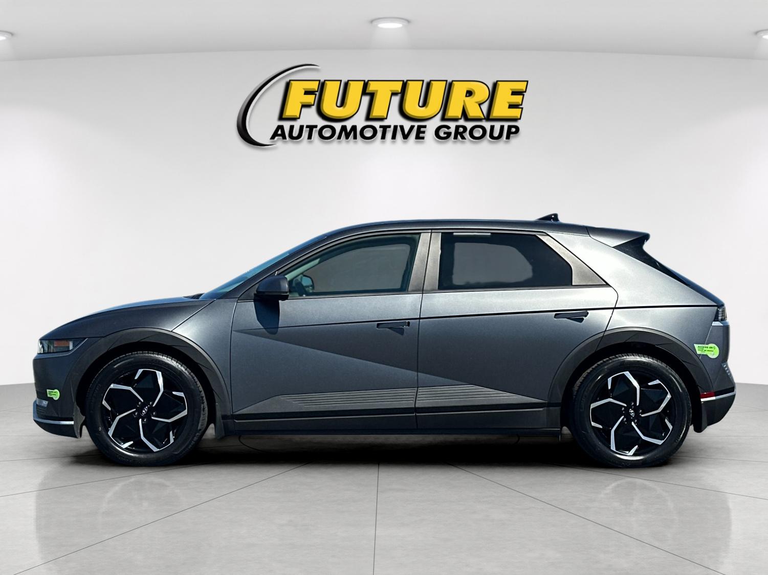 Used 2023 Gray Hyundai SEL image 6