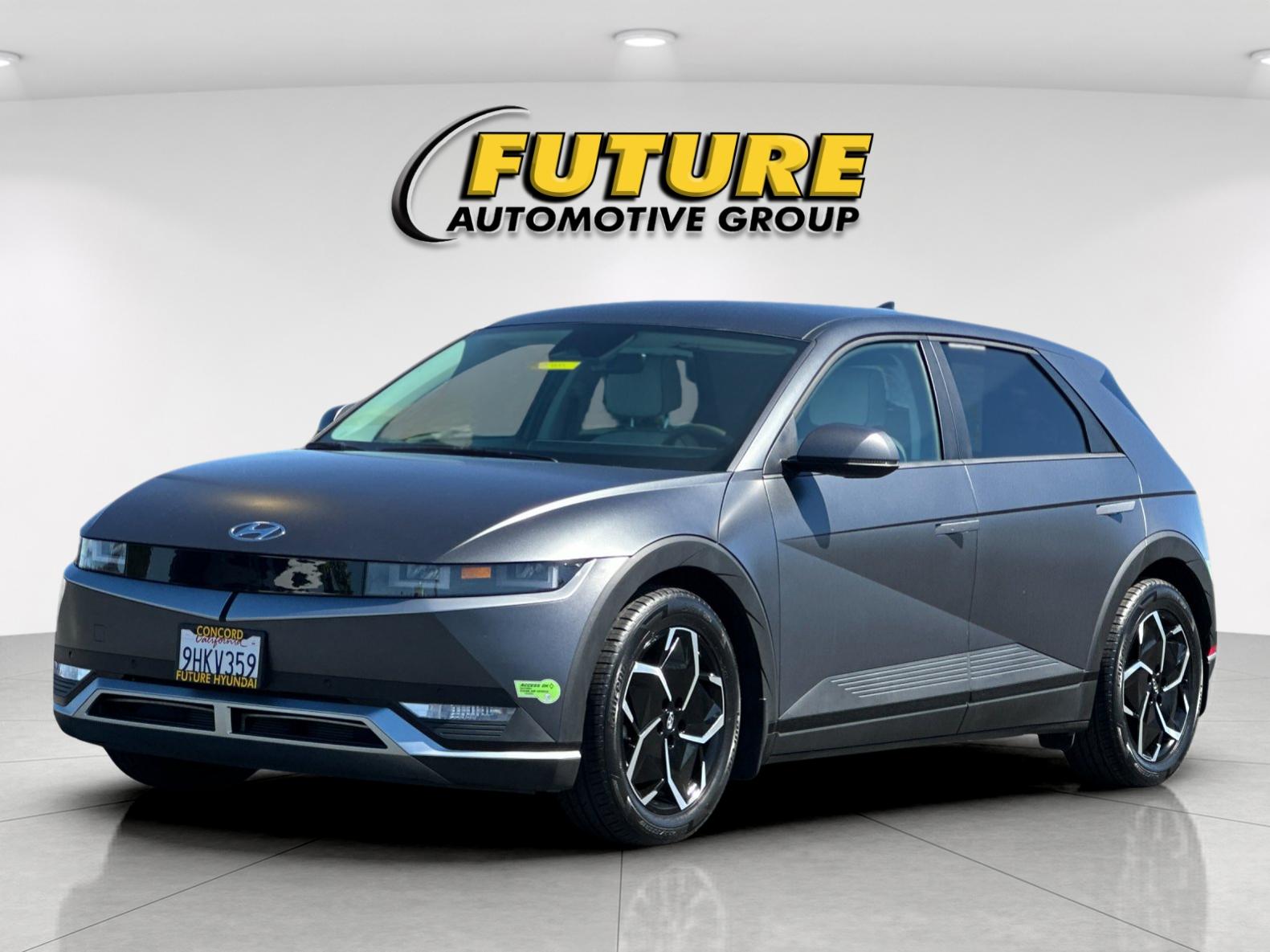 Used 2023 Gray Hyundai SEL image 7