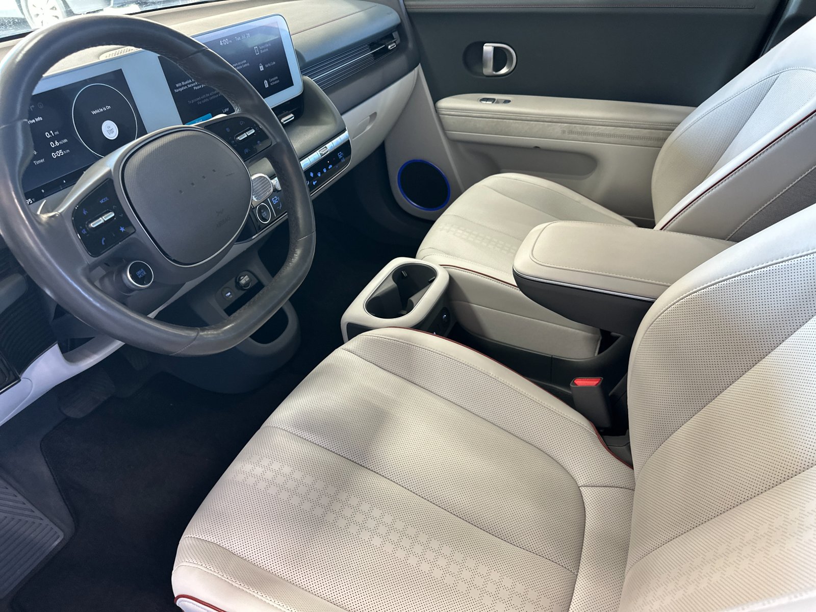 Used 2023 Gray Hyundai SEL image 9