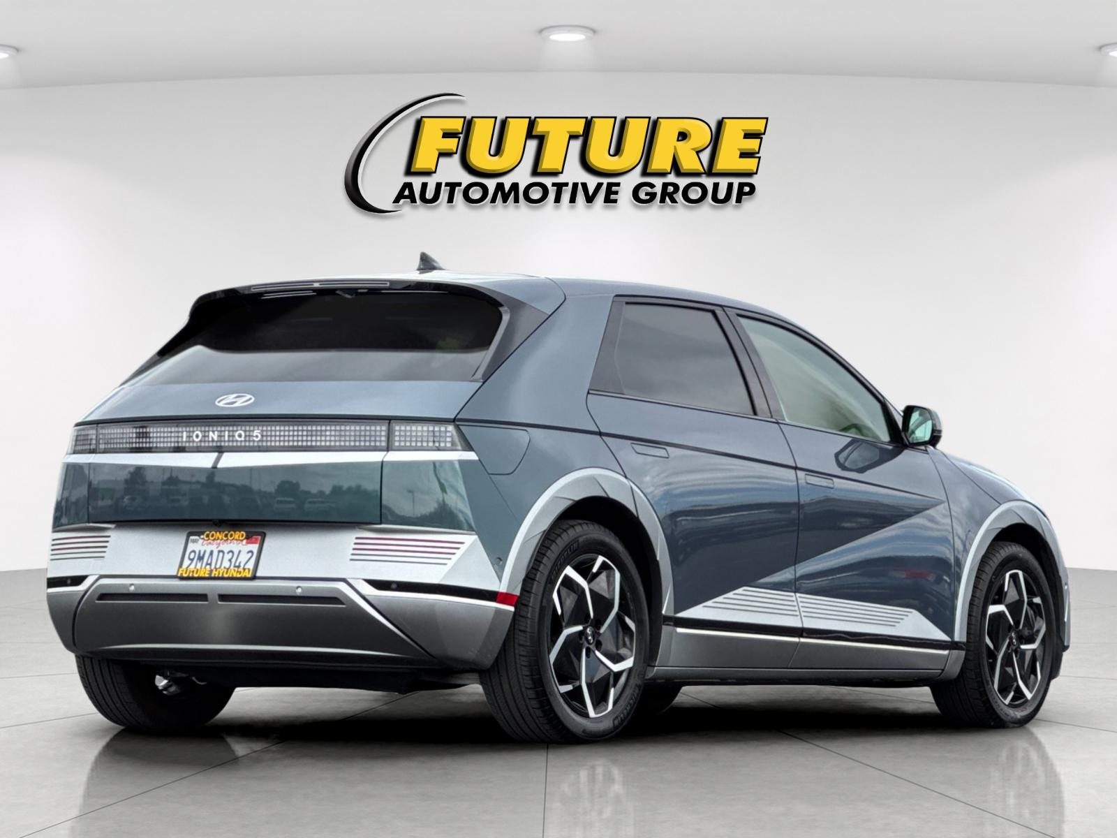 Certified Used 2024 Green Hyundai Limited image 3