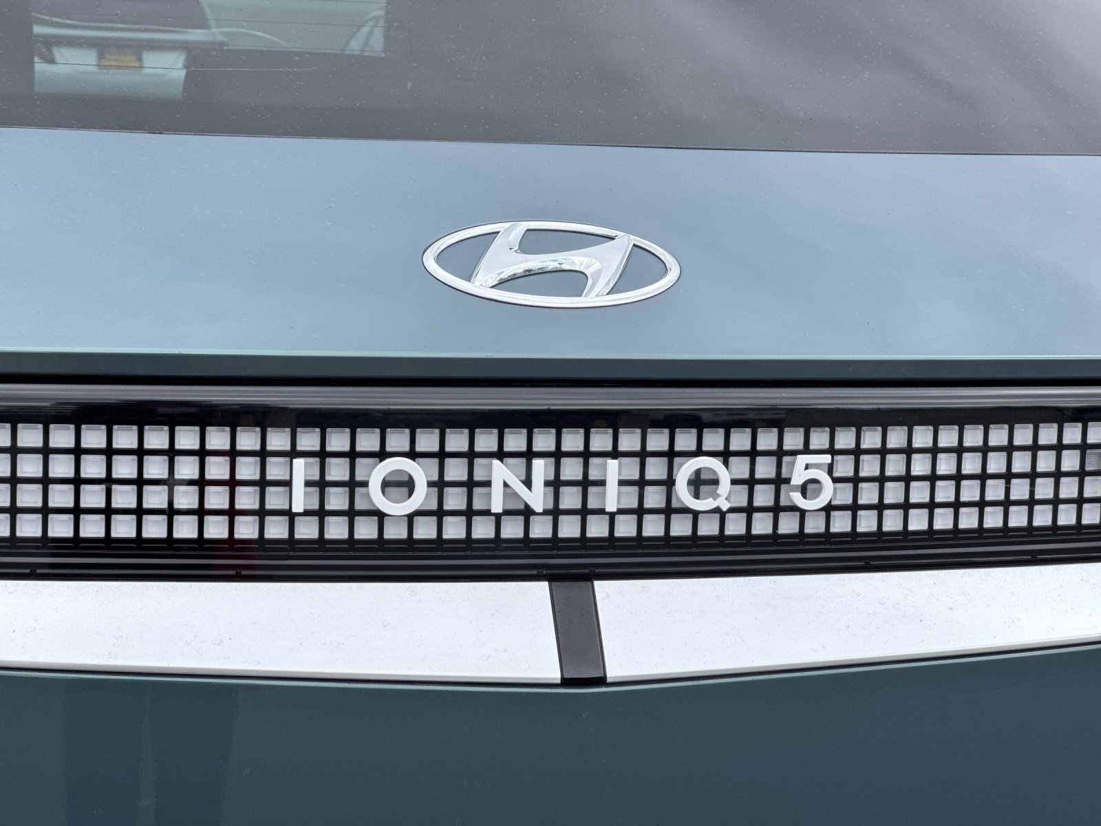 Certified Used 2024 Green Hyundai Limited image 25