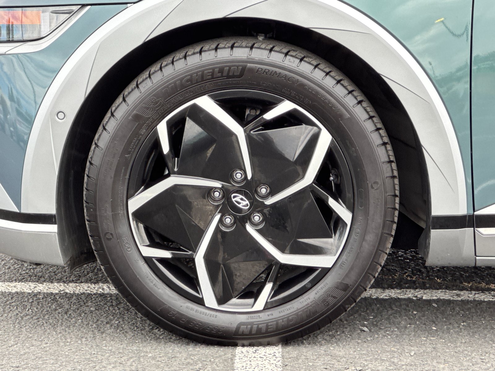 Certified Used 2024 Green Hyundai Limited image 24