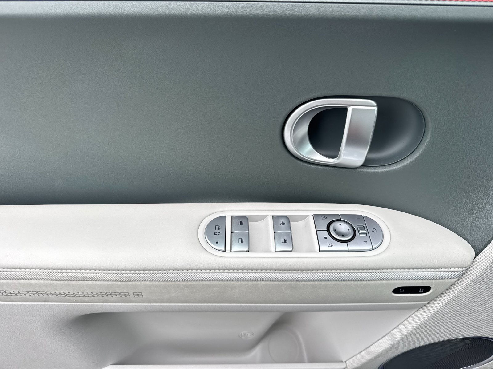 Certified Used 2024 Green Hyundai Limited image 10