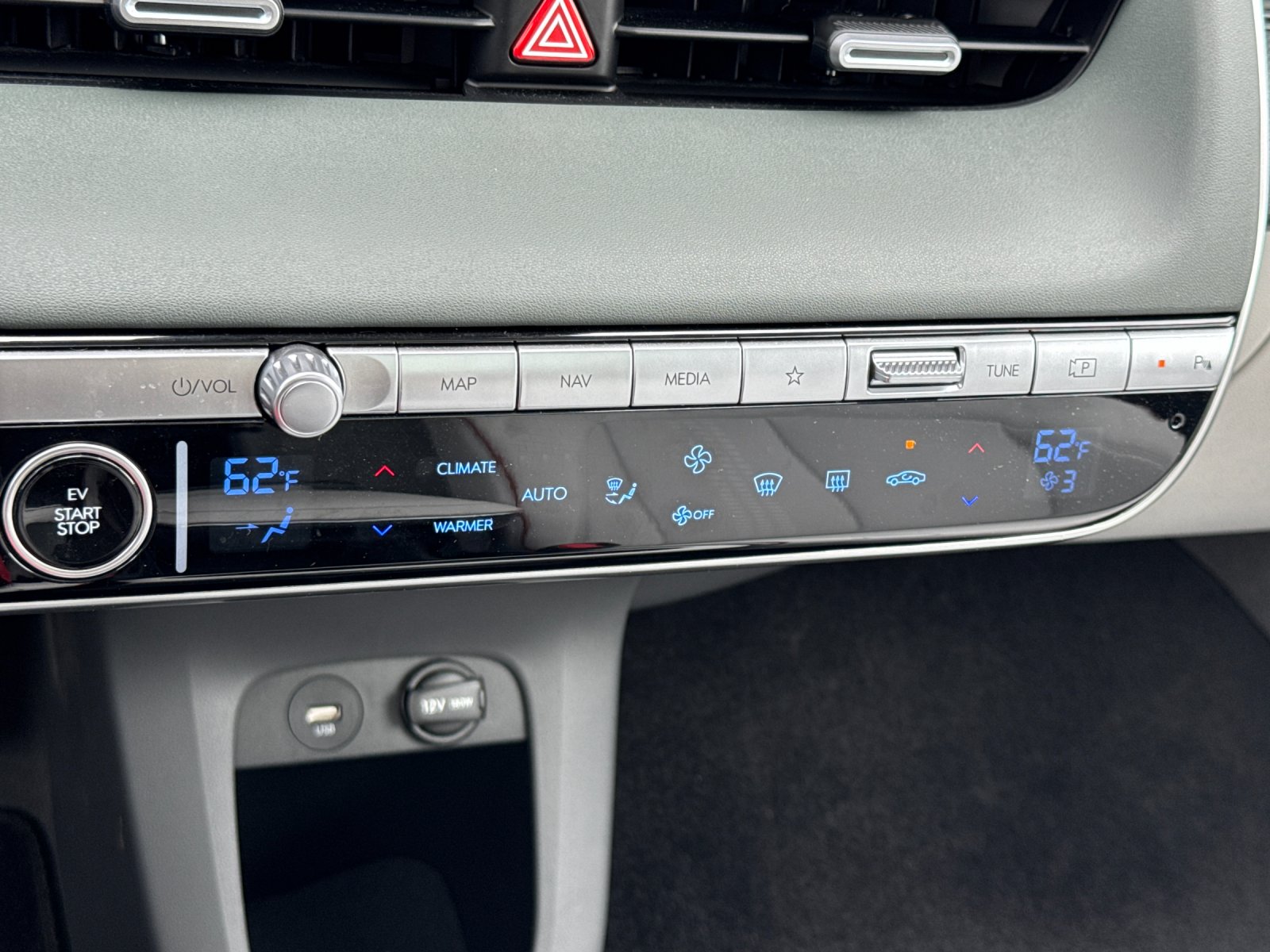 Certified Used 2024 Green Hyundai Limited image 19
