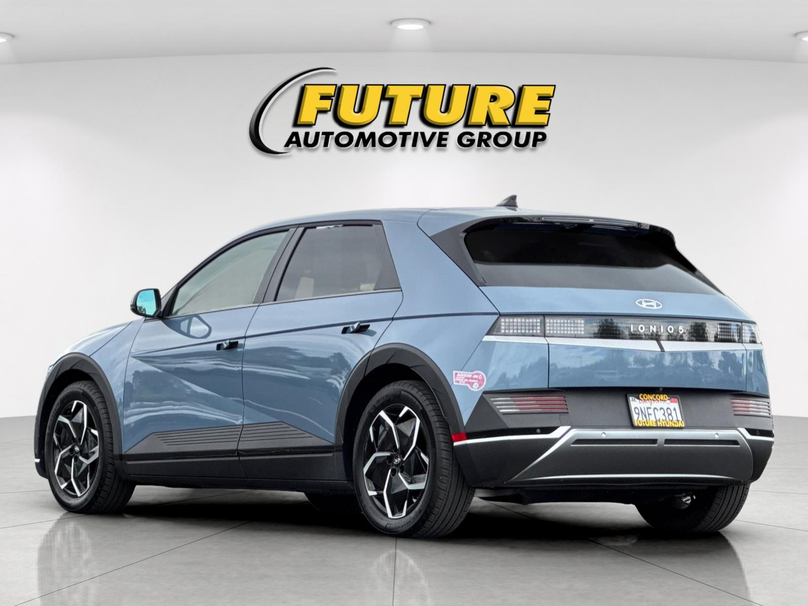 Certified Used 2024 Blue Hyundai SEL image 5