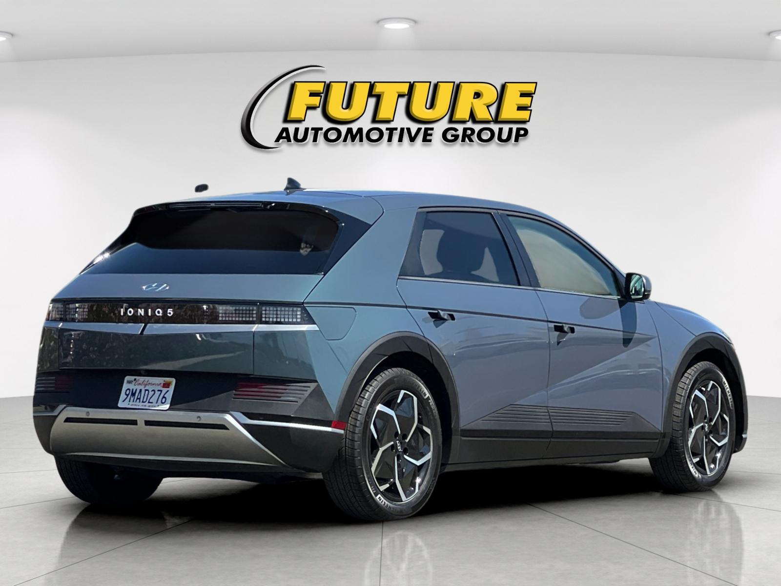 Used 2024 Green Hyundai SEL image 3
