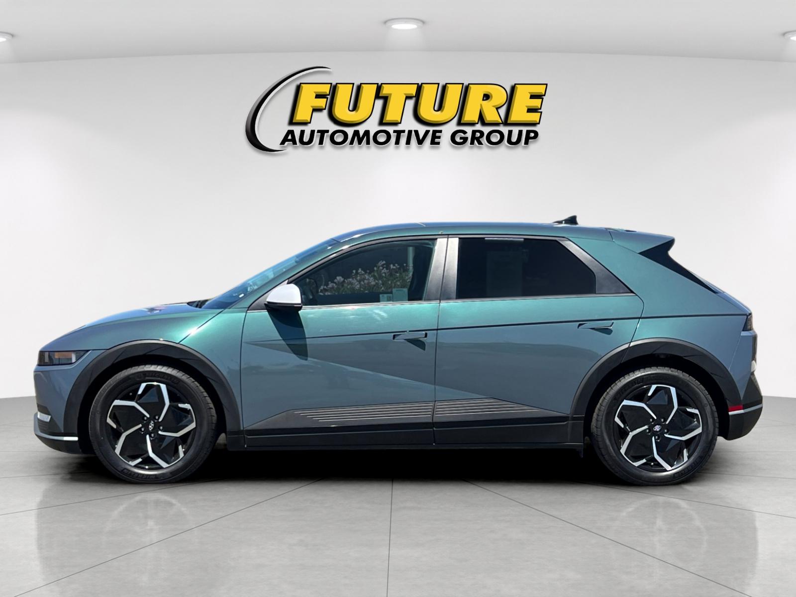 Used 2024 Green Hyundai SEL image 6
