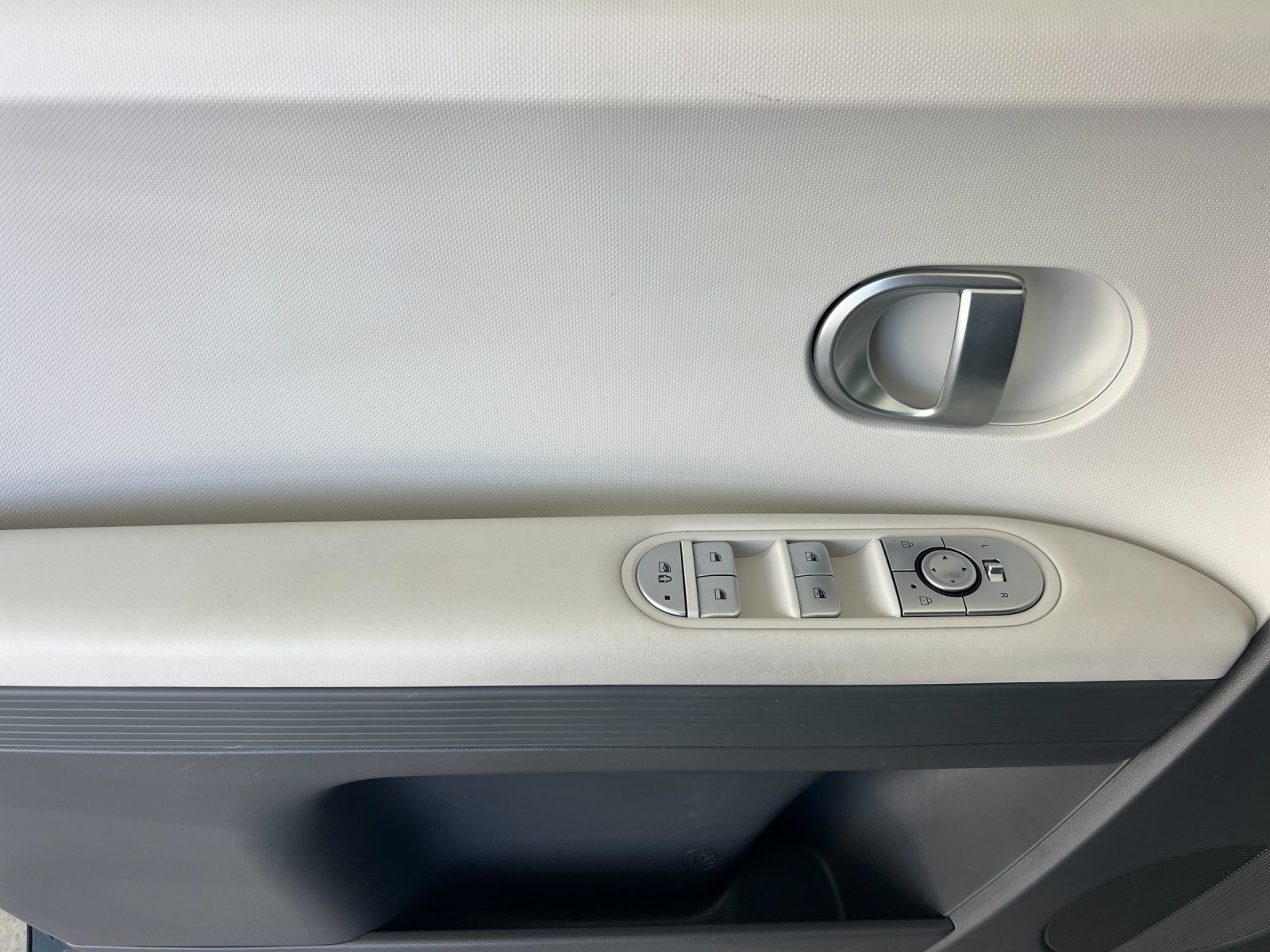 Used 2024 Green Hyundai SEL image 10