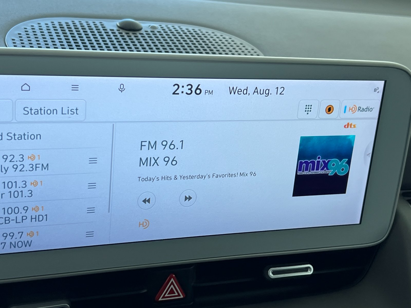 Used 2024 Green Hyundai SEL image 17