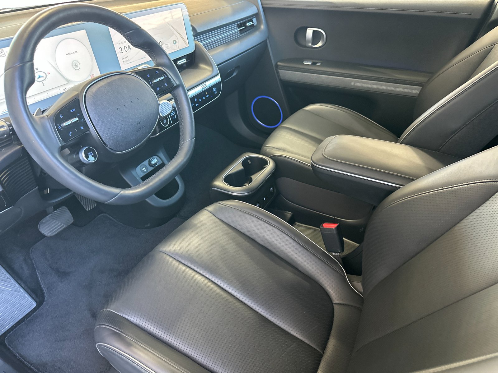 Used 2023 Gold Hyundai SEL image 9