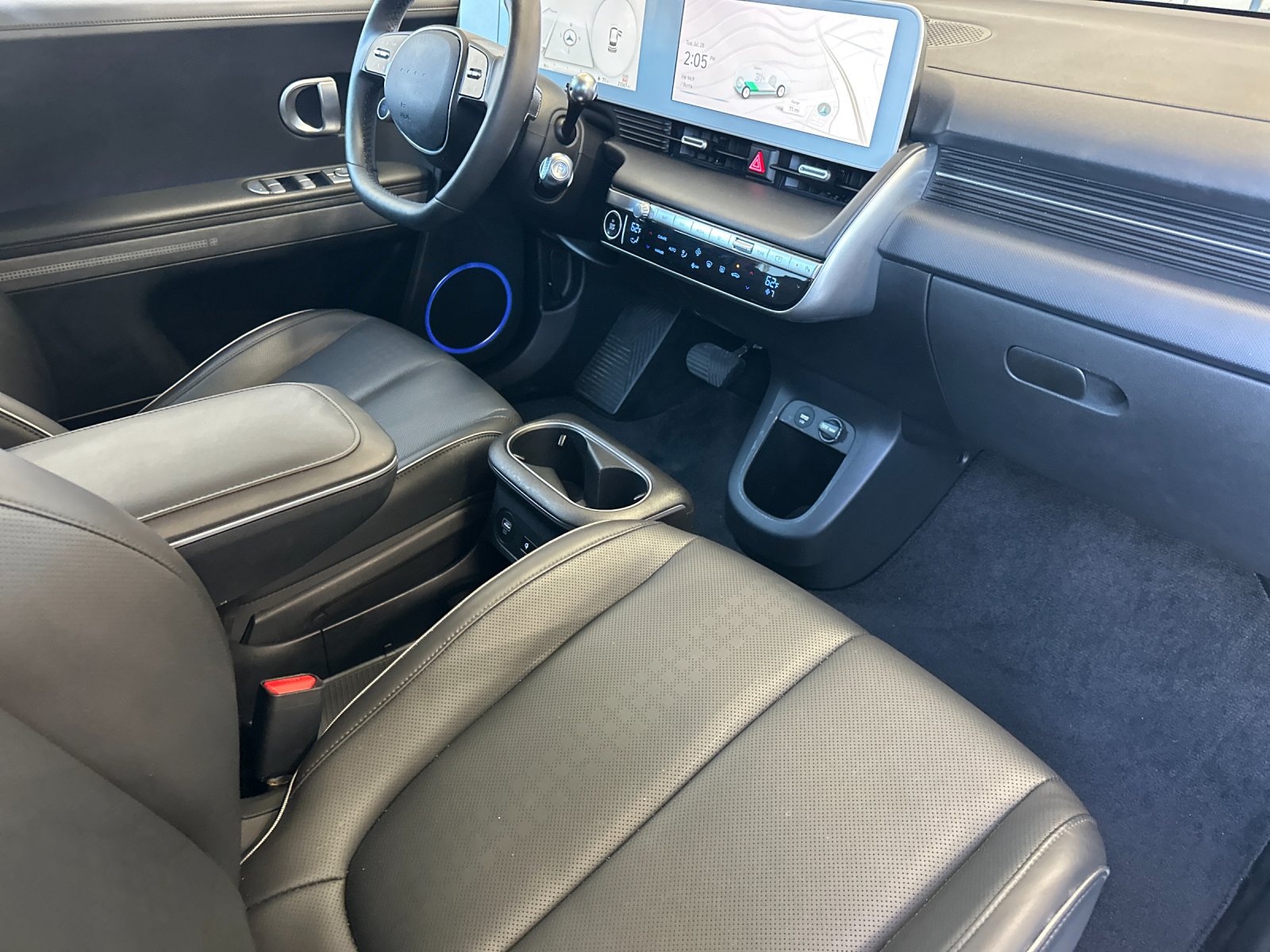 Used 2023 Gold Hyundai SEL image 15