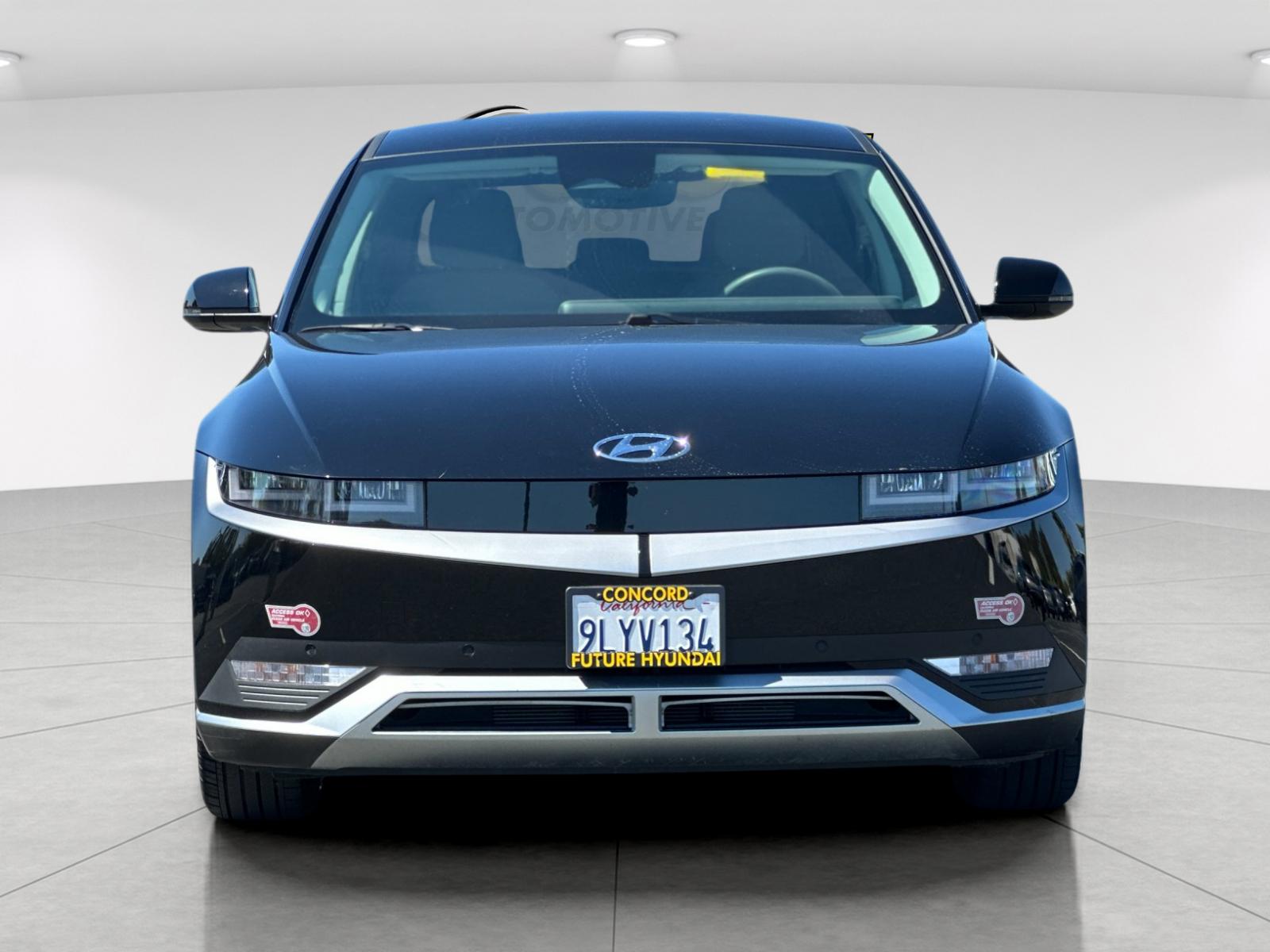 Used 2024 Black Hyundai SEL image 8