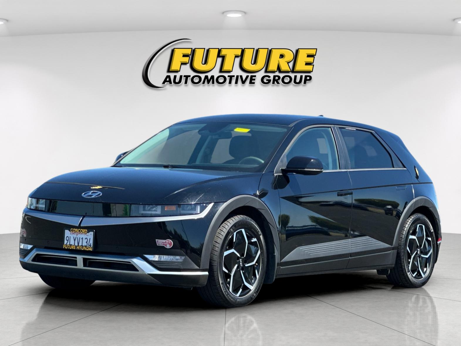 Used 2024 Black Hyundai SEL image 7