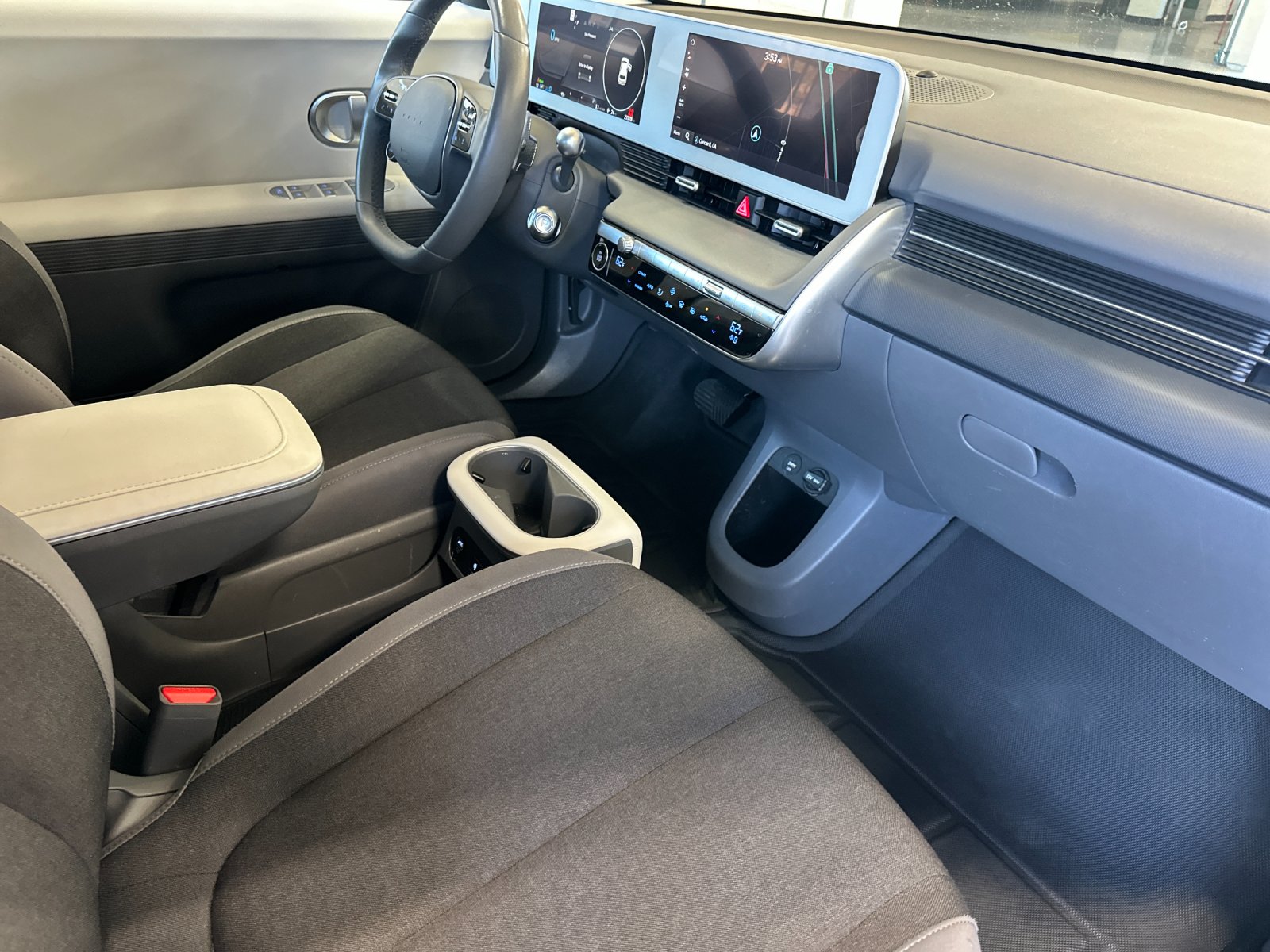 Used 2024 Black Hyundai SEL image 15