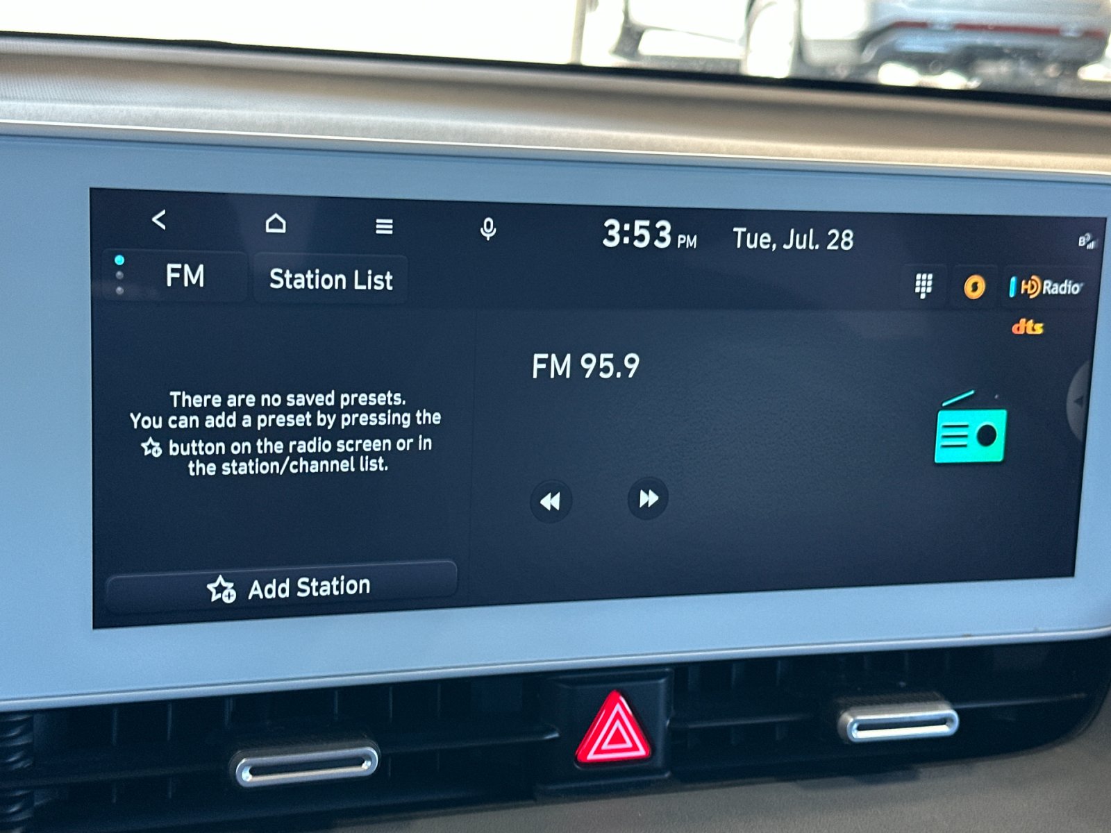 Used 2024 Black Hyundai SEL image 17
