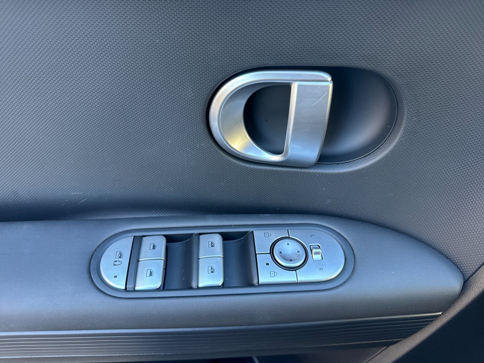 Used 2024 Green Hyundai SEL image 10