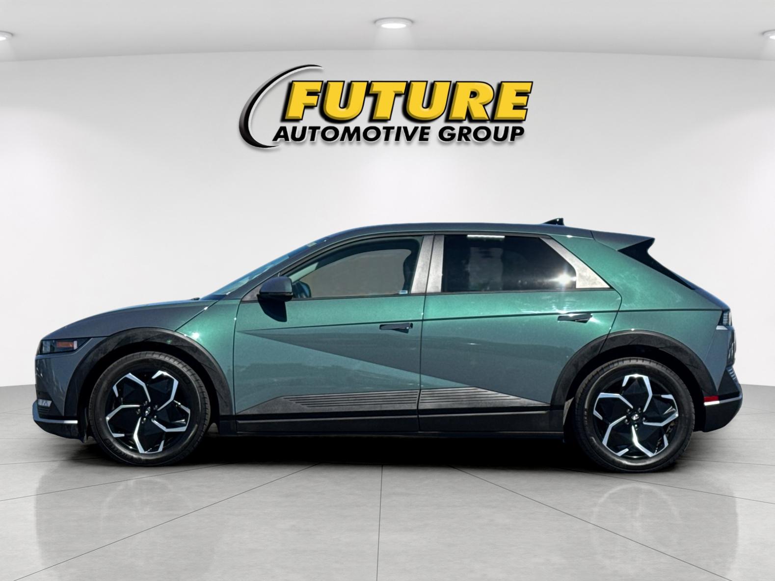 Used 2024 Green Hyundai SEL image 6